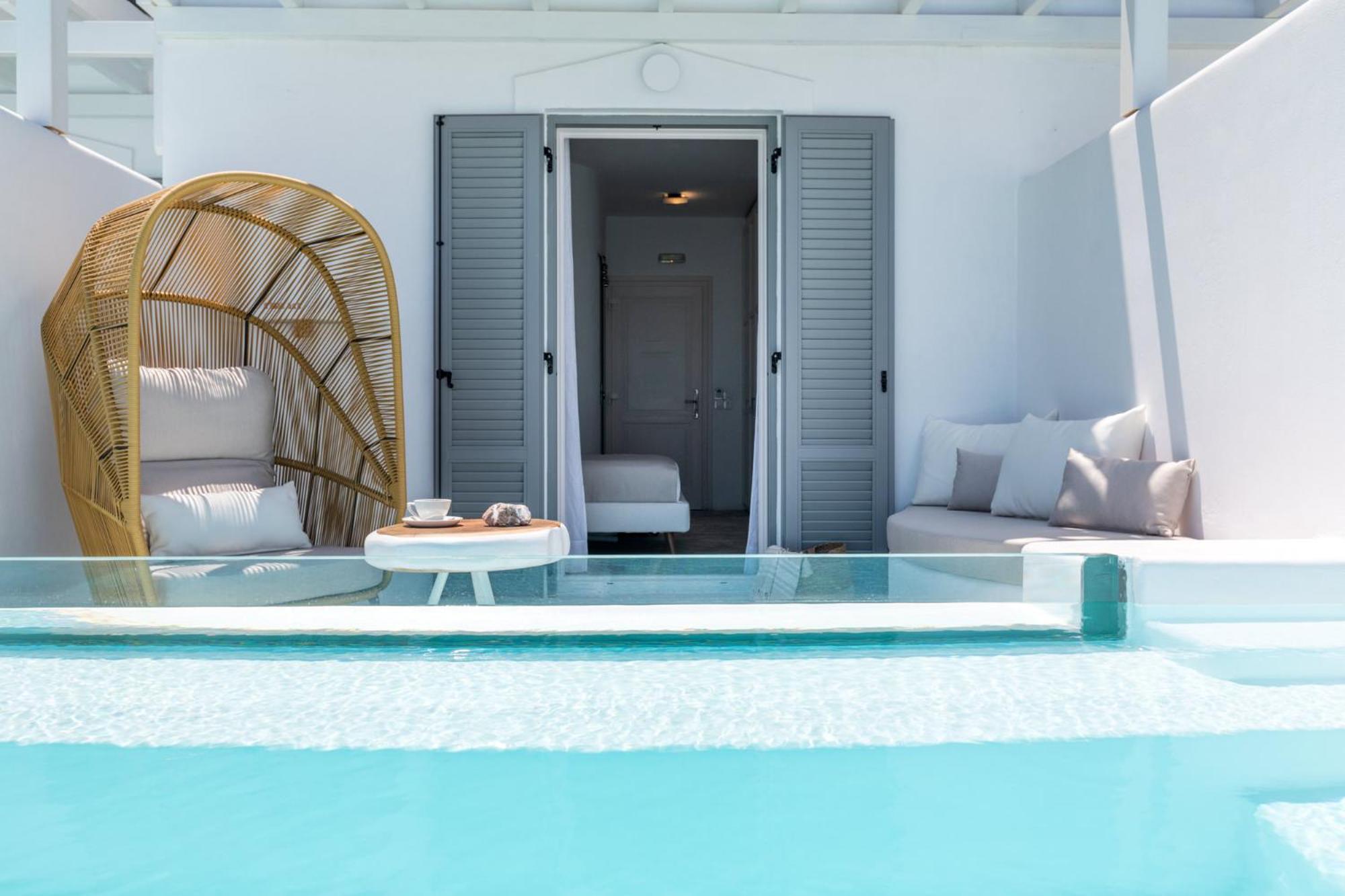 Ocean View Junior Suite, Heated, Private, Infinity Pool with Glass Wall - Photo 2