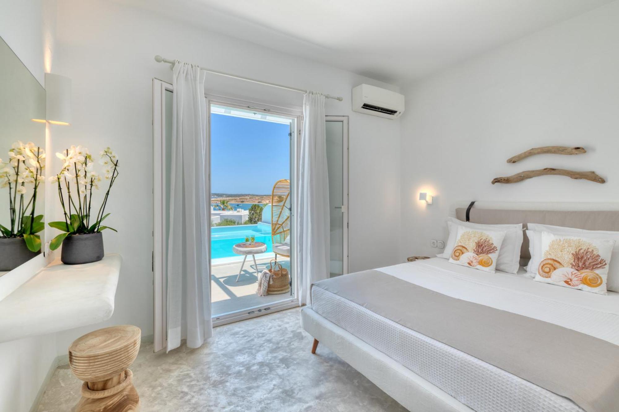 Ocean View Junior Suite, Heated, Private, Infinity Pool with Glass Wall - Photo 5