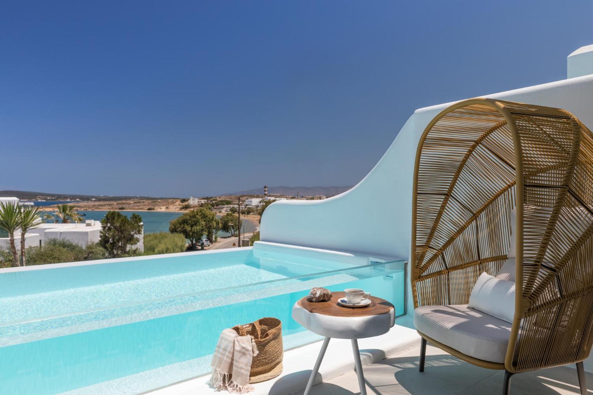 Ocean View Junior Suite, Heated, Private, Infinity Pool with Glass Wall - Photo 15
