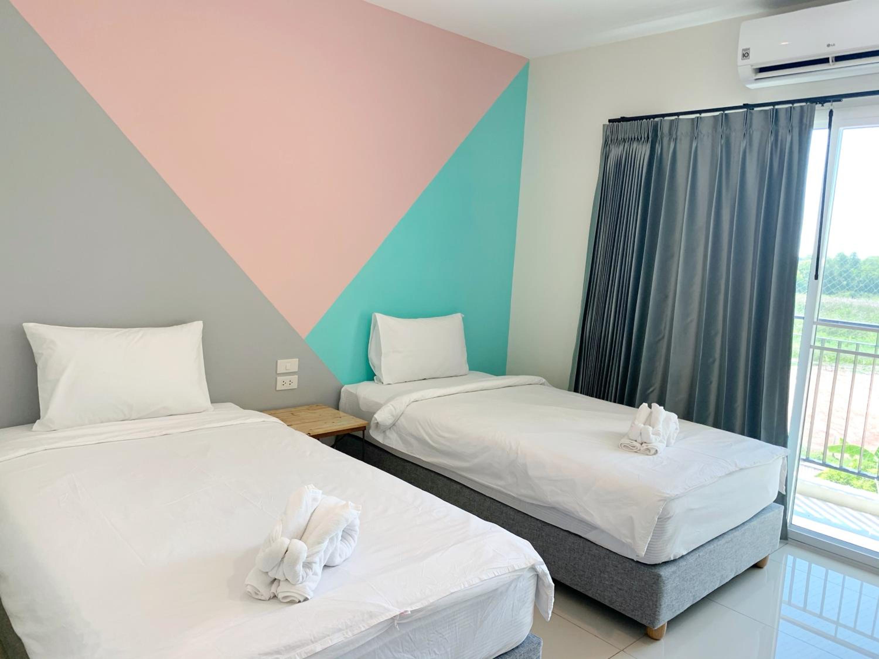Standard Twin Room