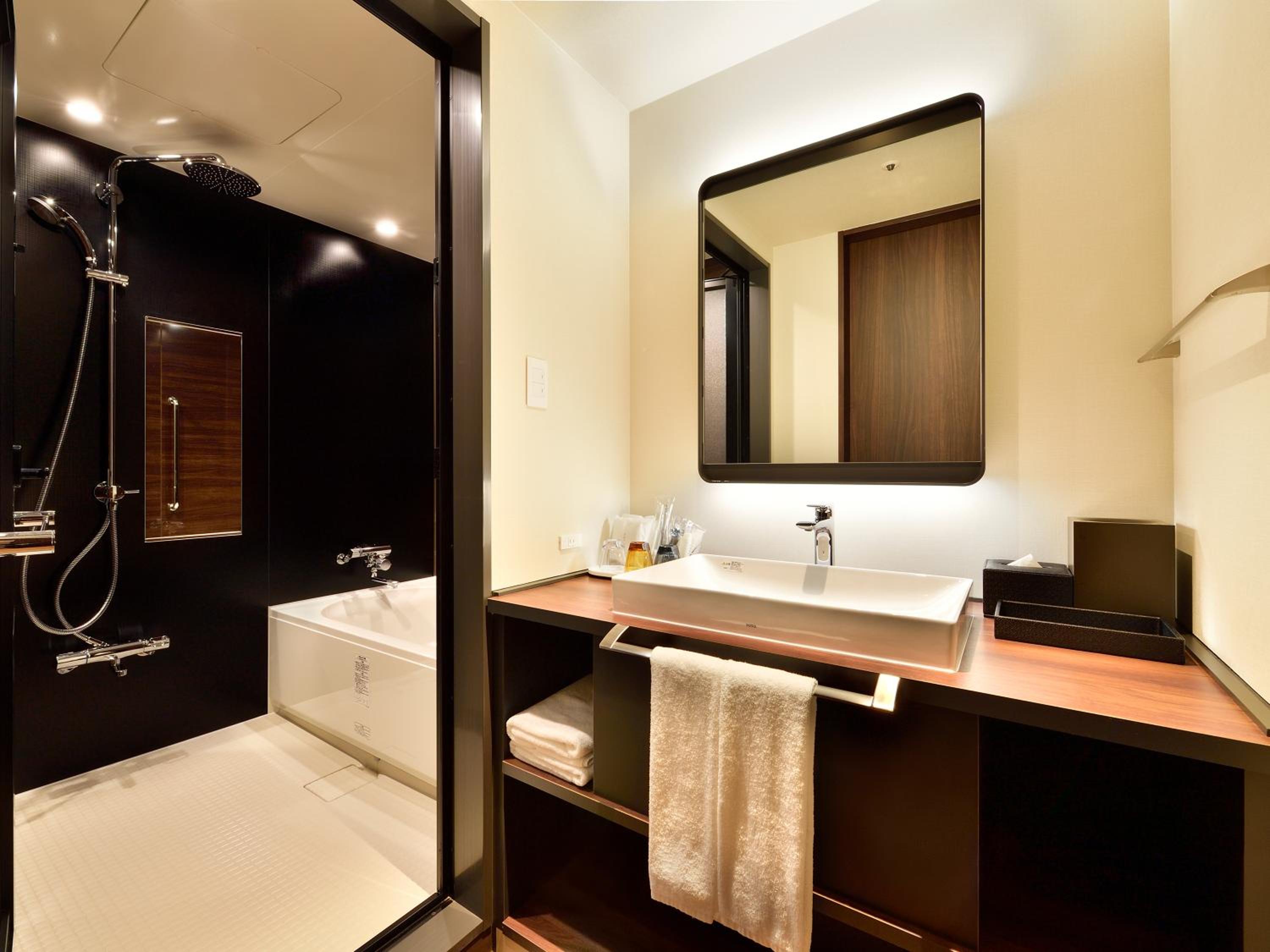 Deluxe Triple Room with Lounge Access - Non-Smoking photo 3
