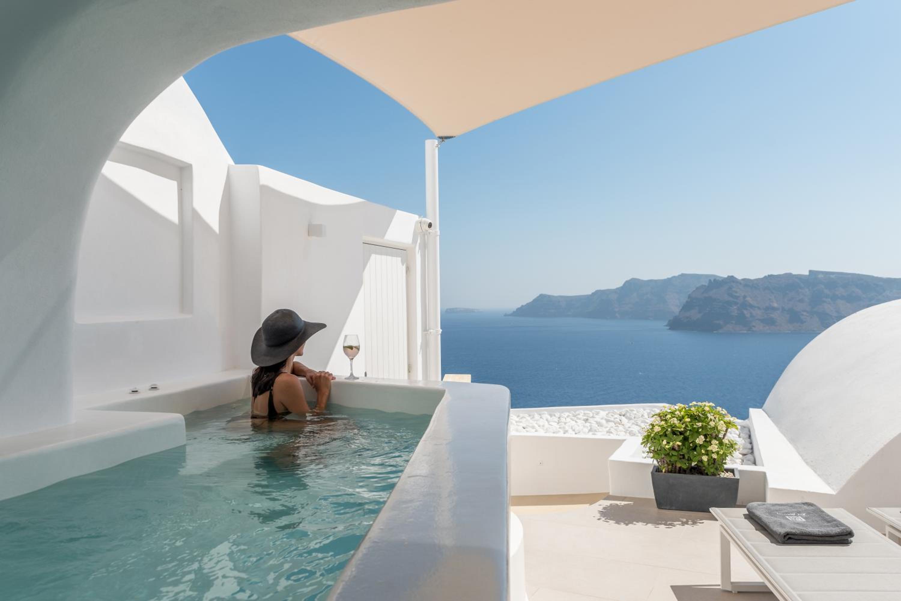 Cave Pool Suite with Private Pool and Volcano View - Photo 9