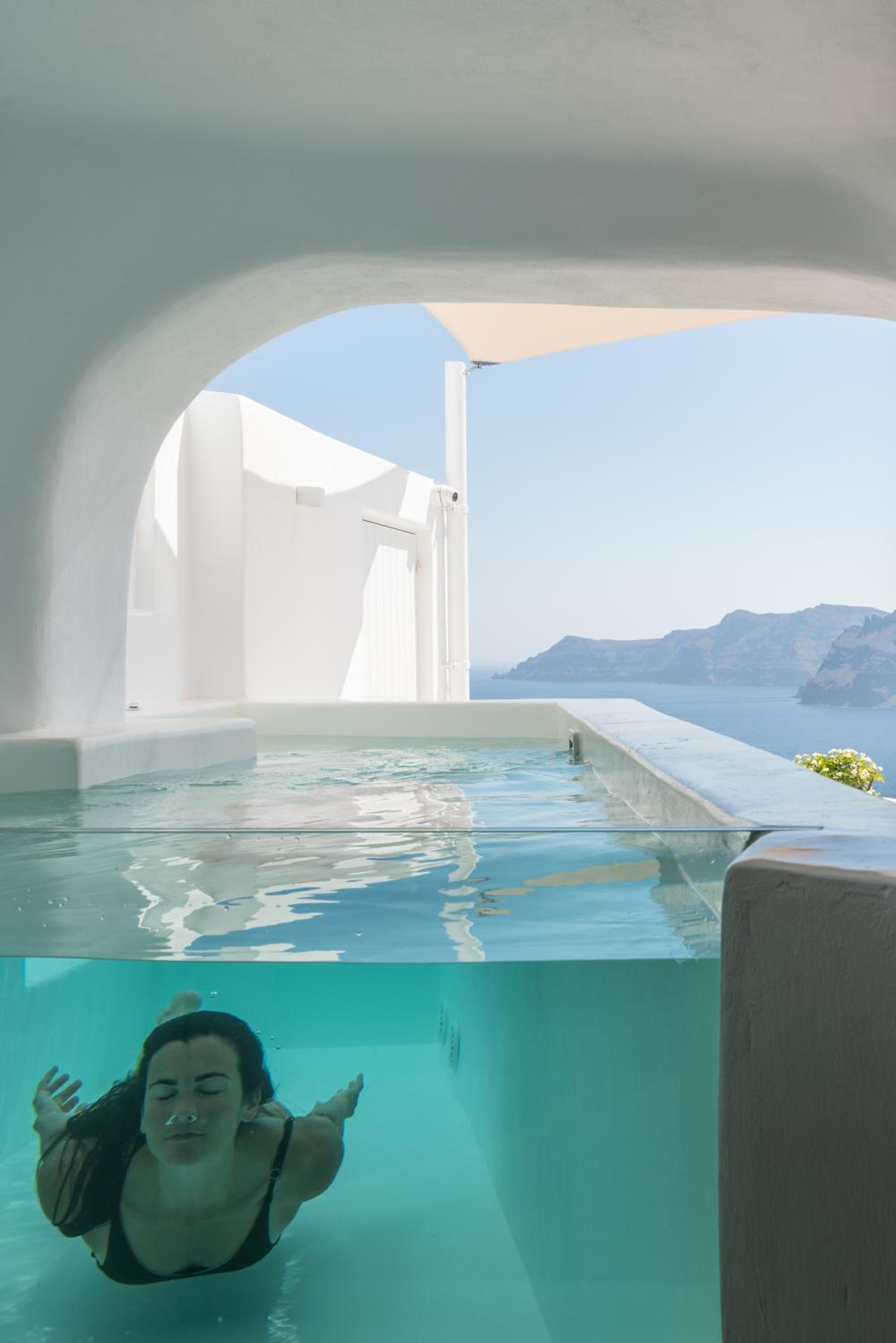 Exclusive Suite with Hot Tub and Volcano View - Photo 3