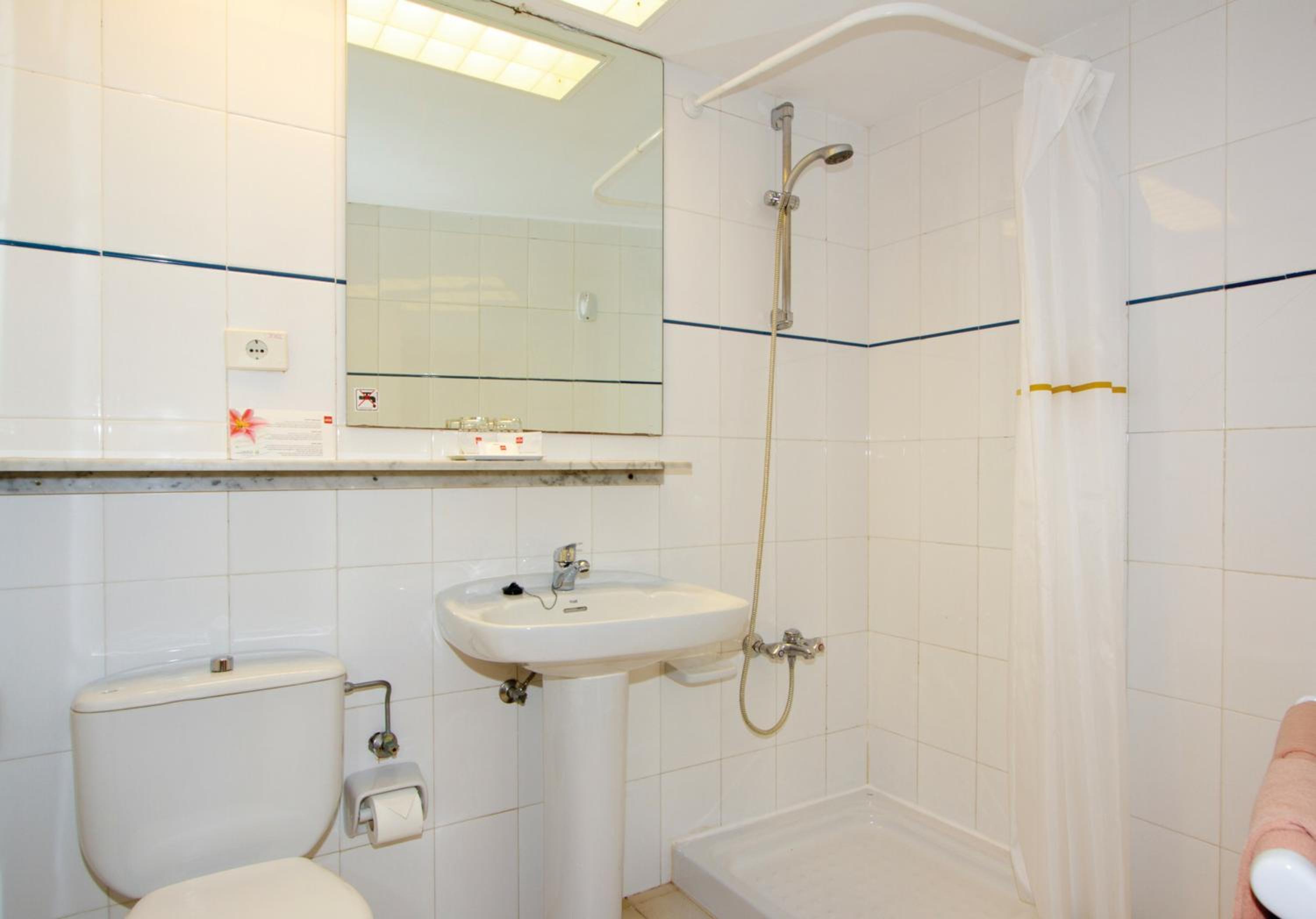 Double Room - Photo 2