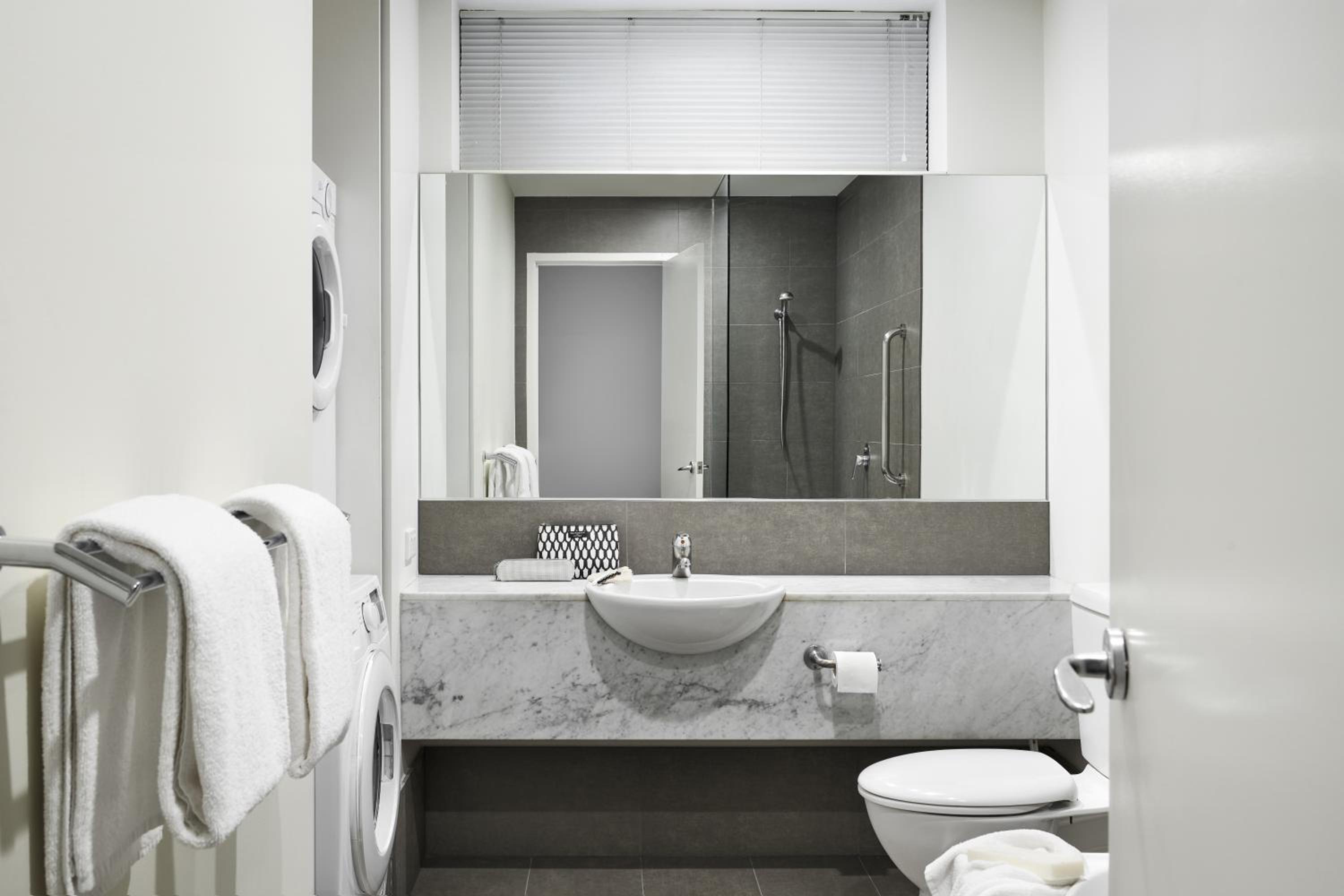 Two Bedroom Apartment  - Photo 3