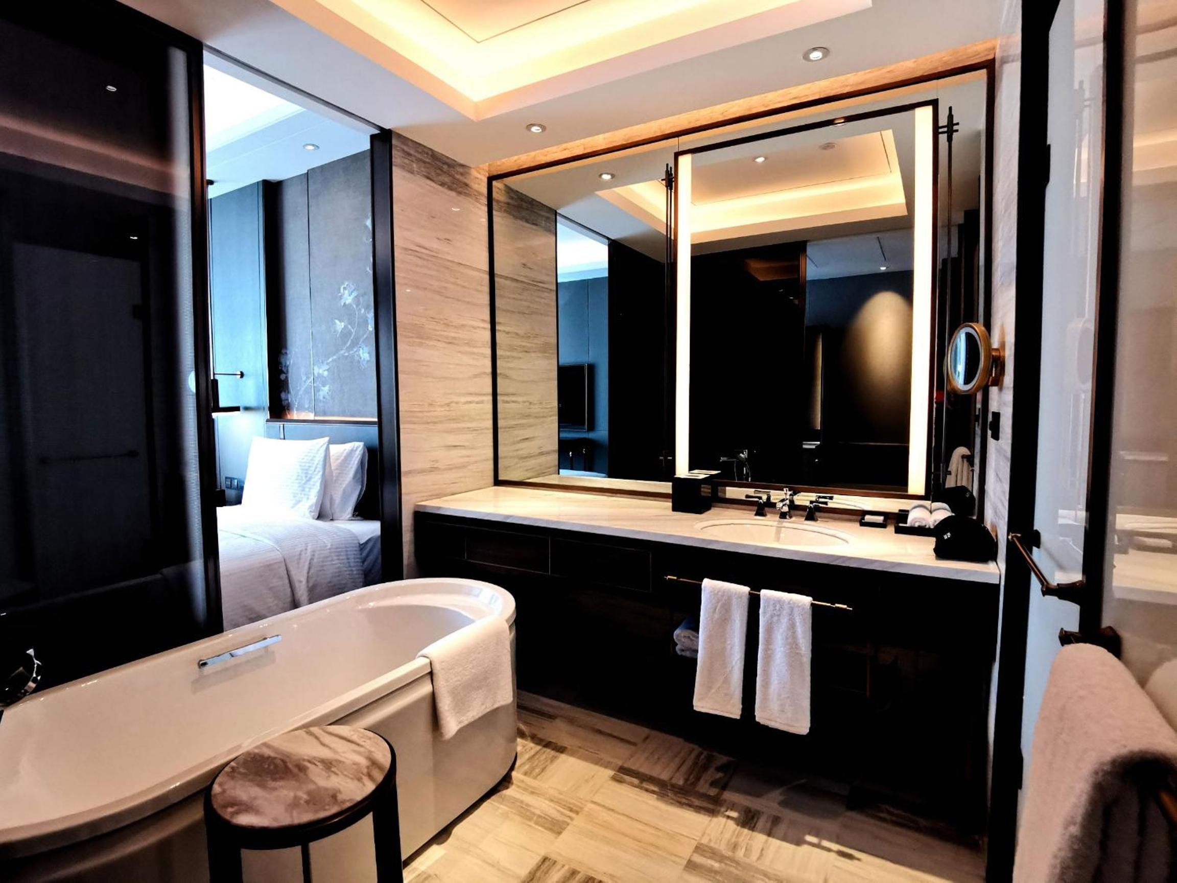 Deluxe Twin Room - Photo 4
