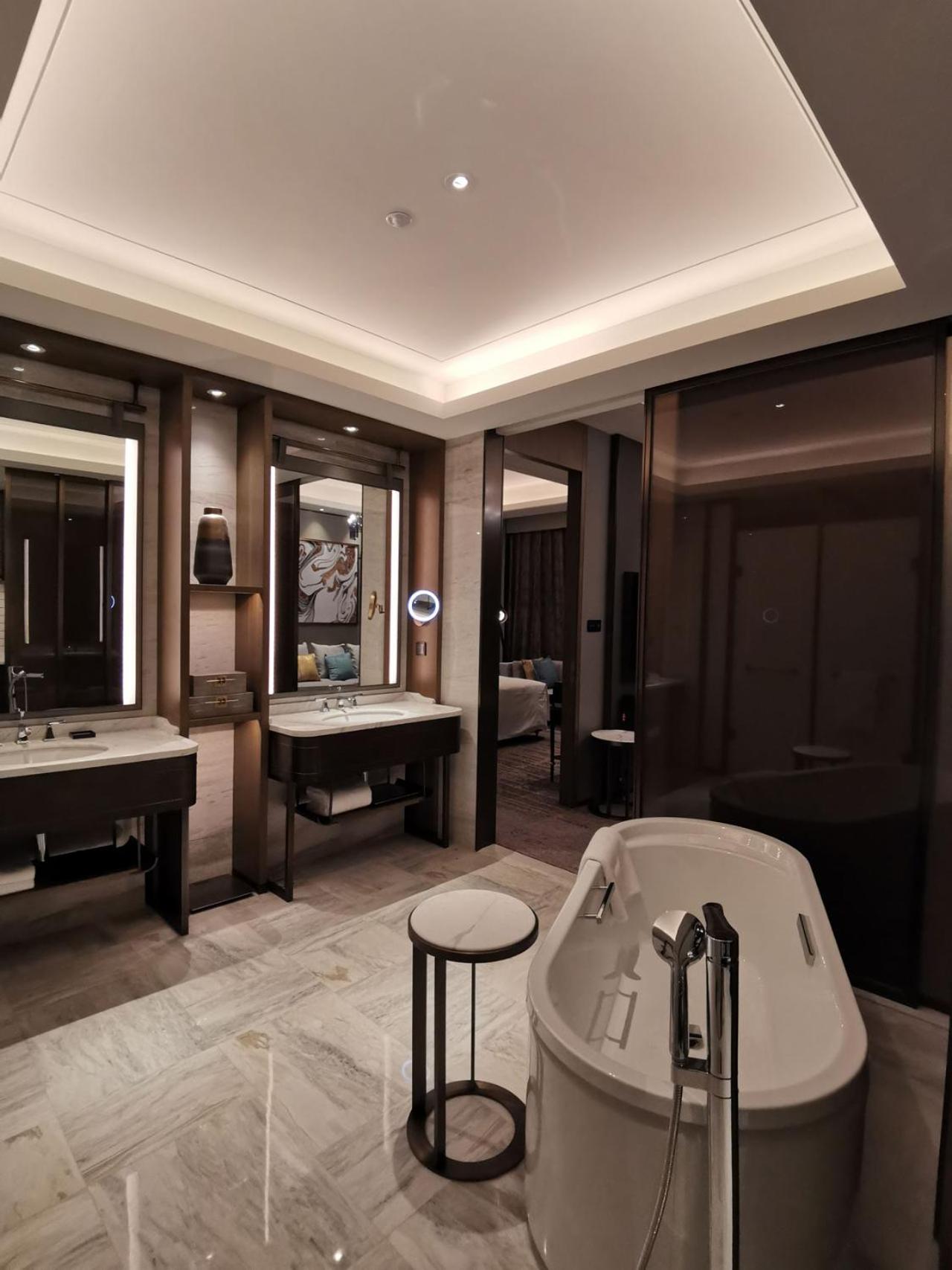 Deluxe Twin Room - Photo 2
