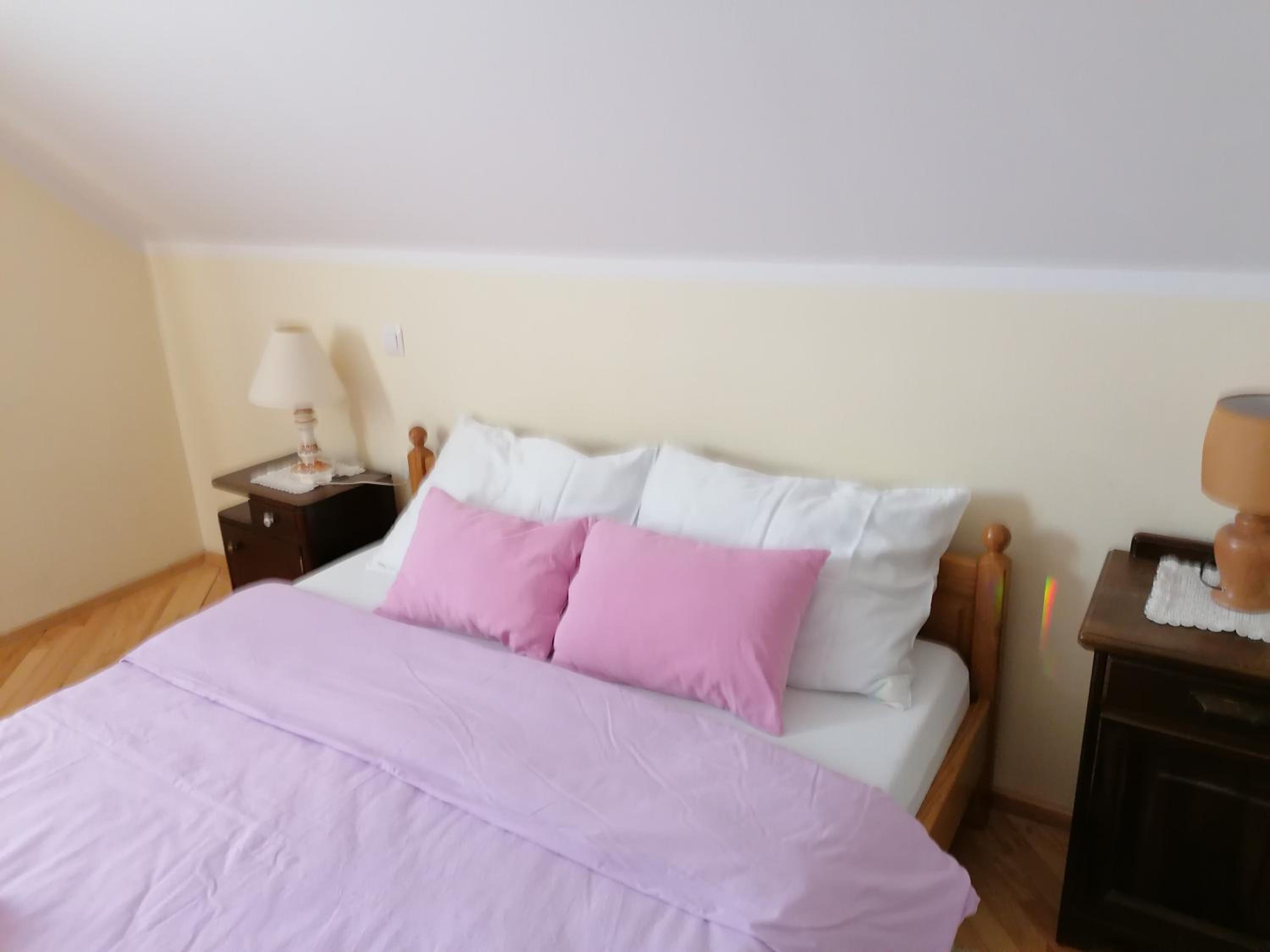 Double Room - Photo 12