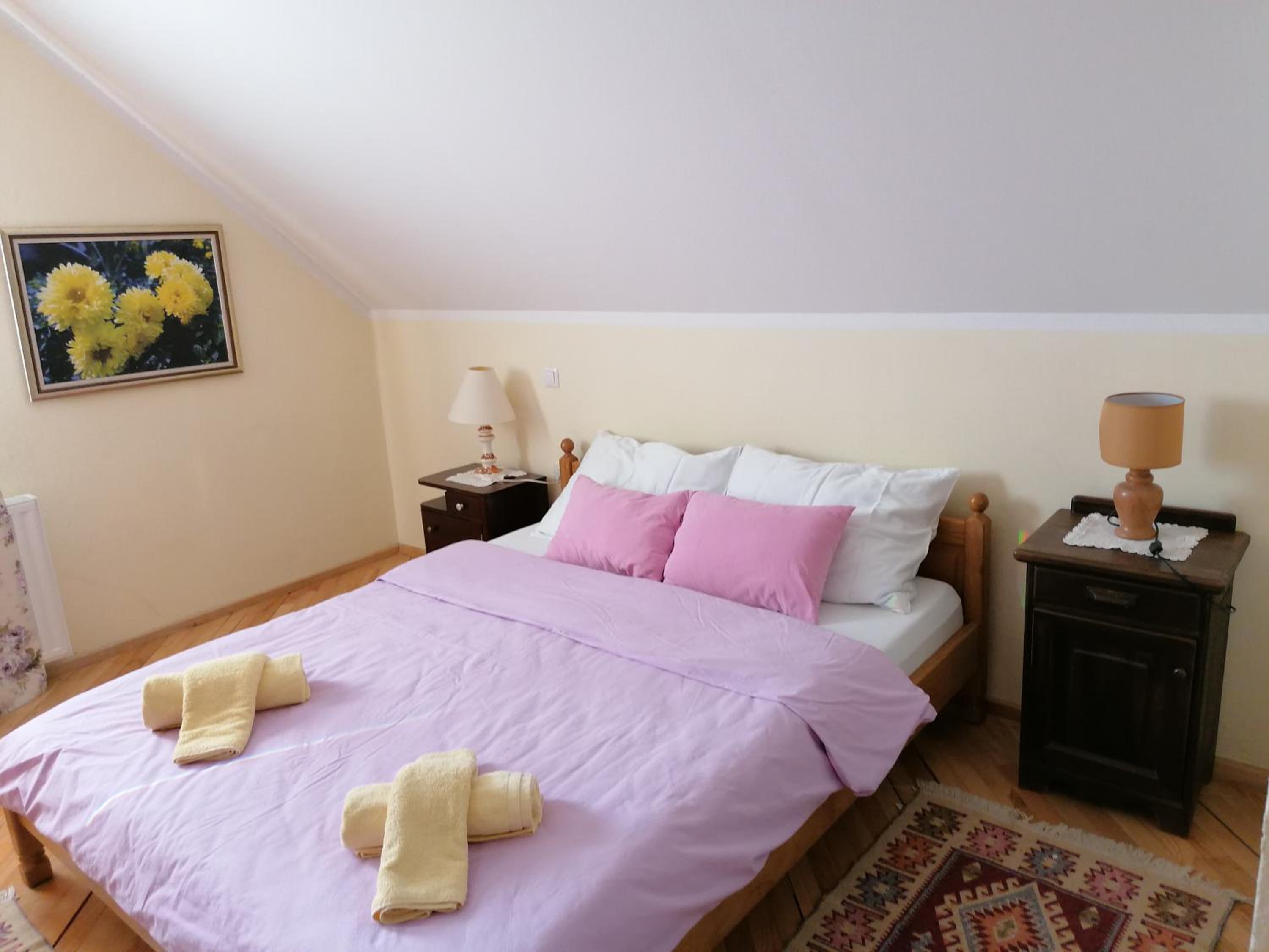 Double Room - Photo 18