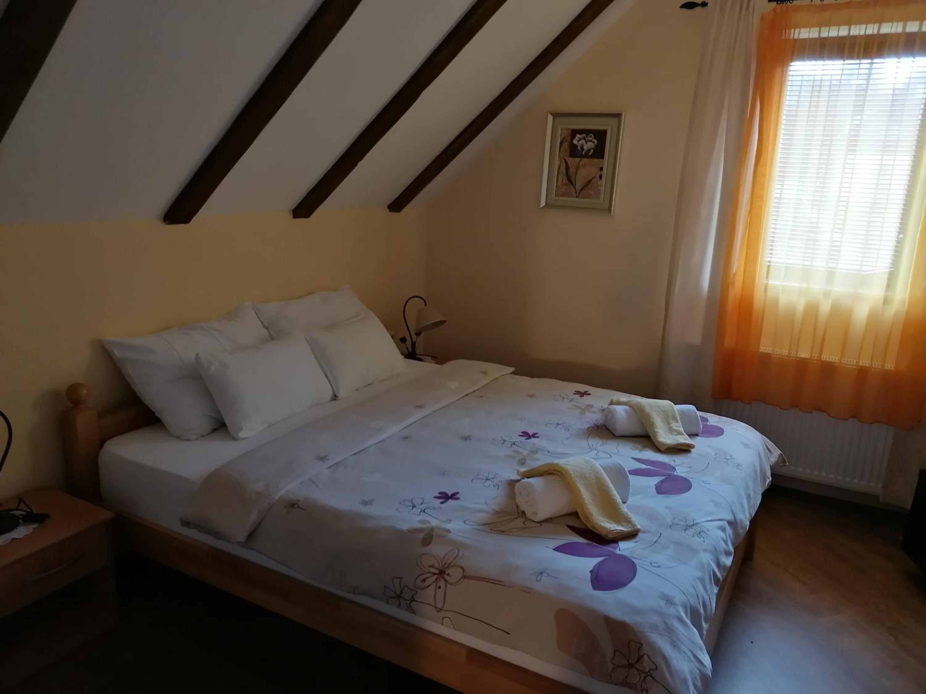 Double Room - Photo 4