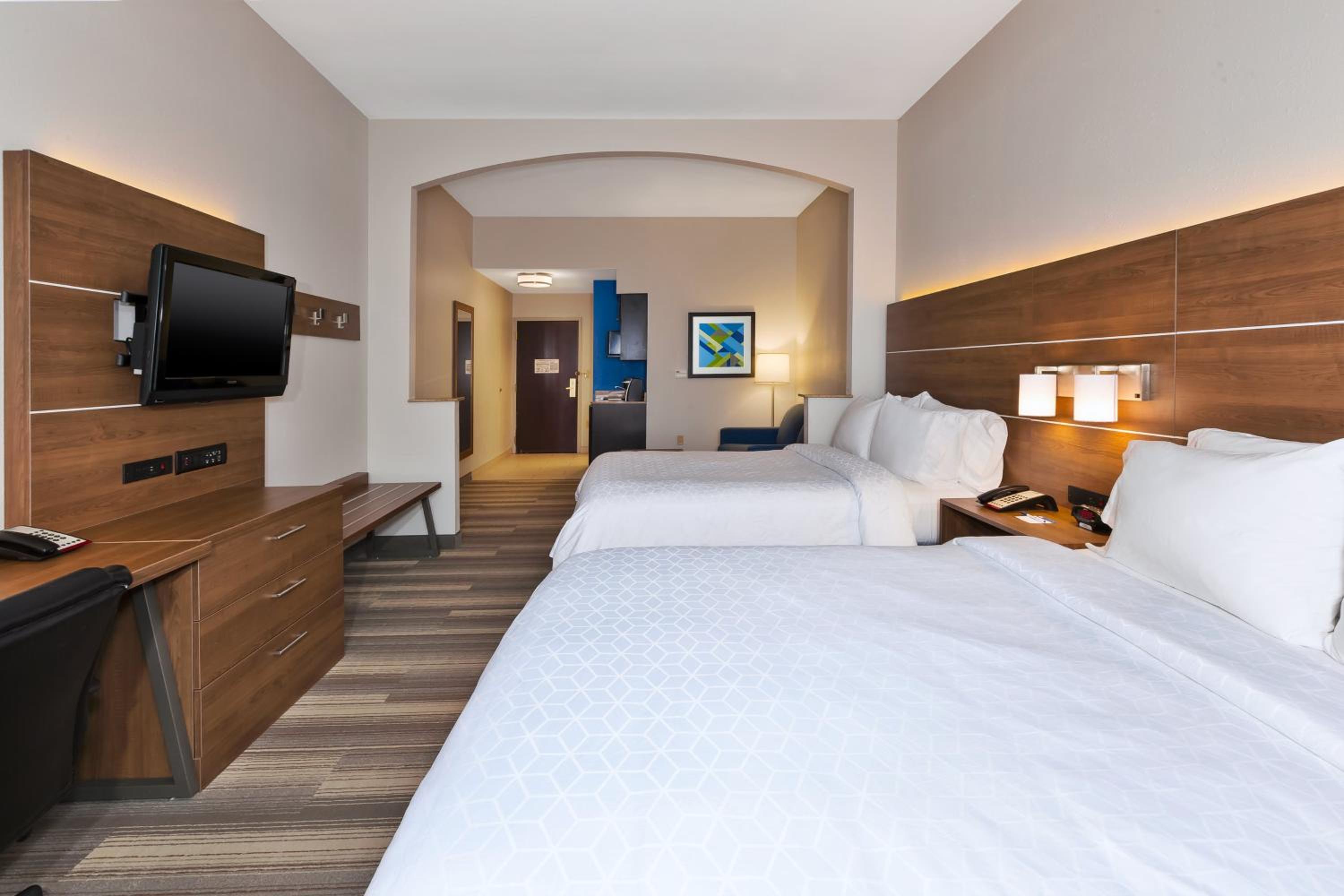 Suite with Two Beds - Non-Smoking - Photo 1
