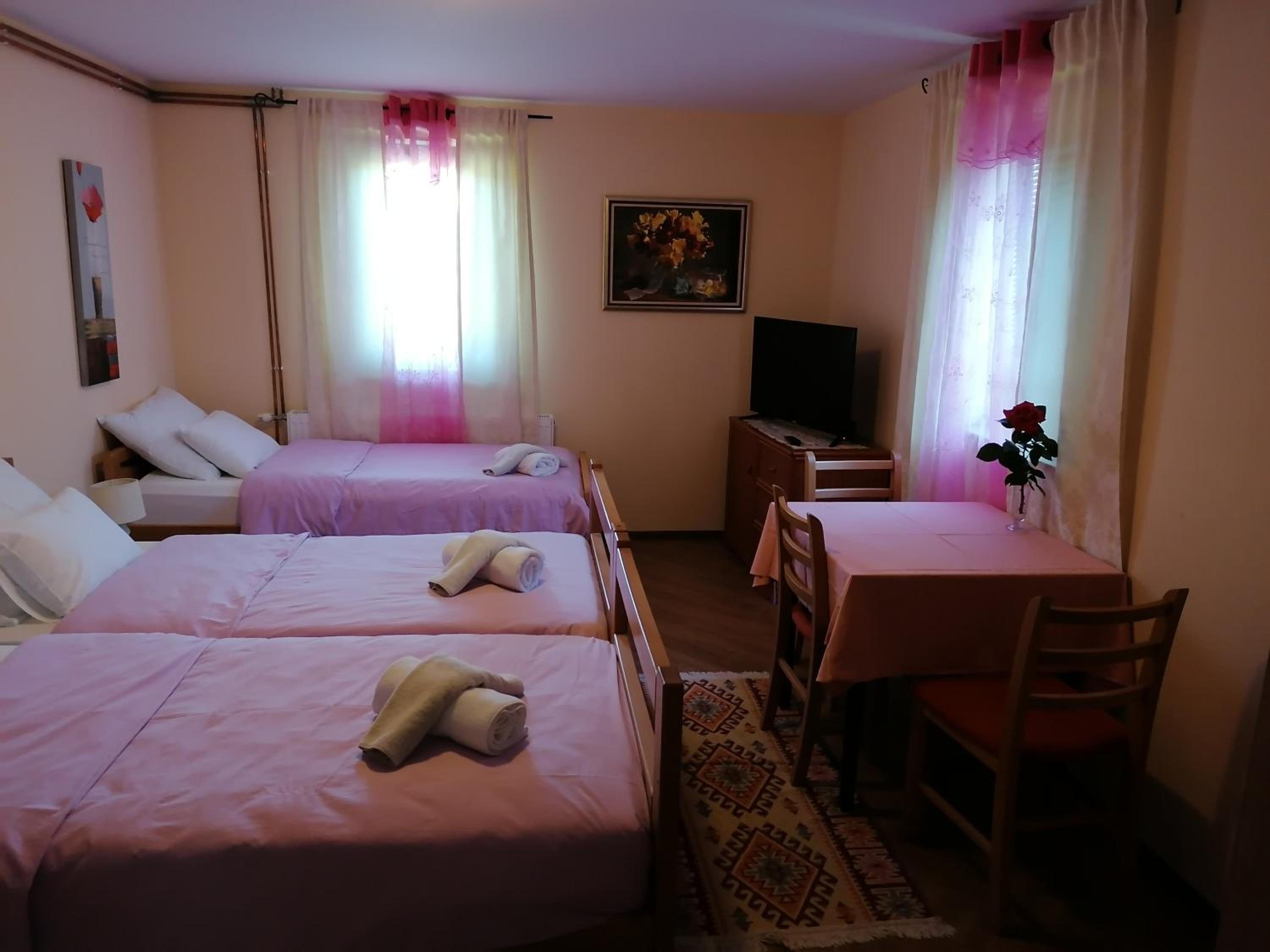  Triple Room- Ground Floor - Photo 1