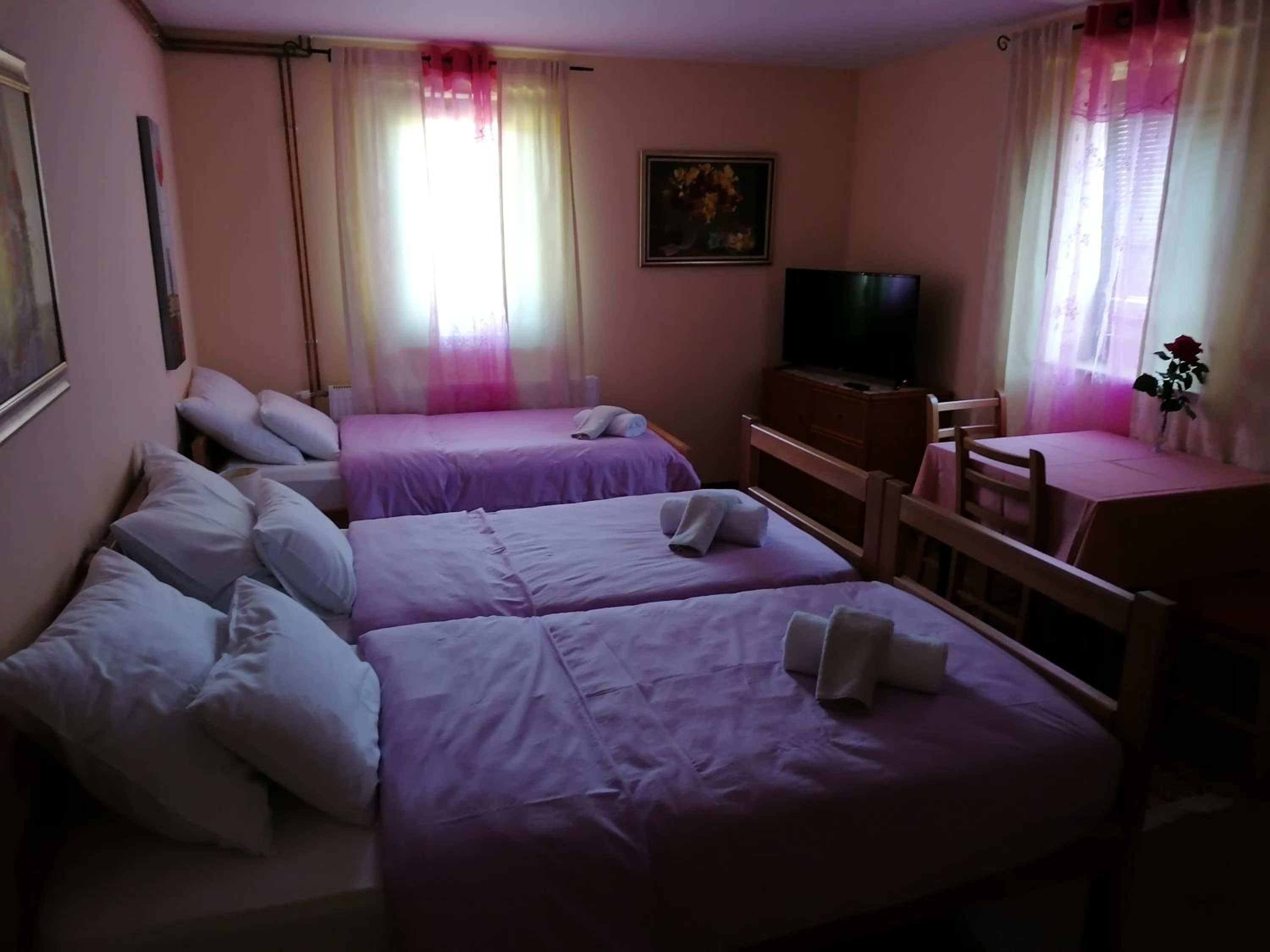  Triple Room- Ground Floor - Photo 2