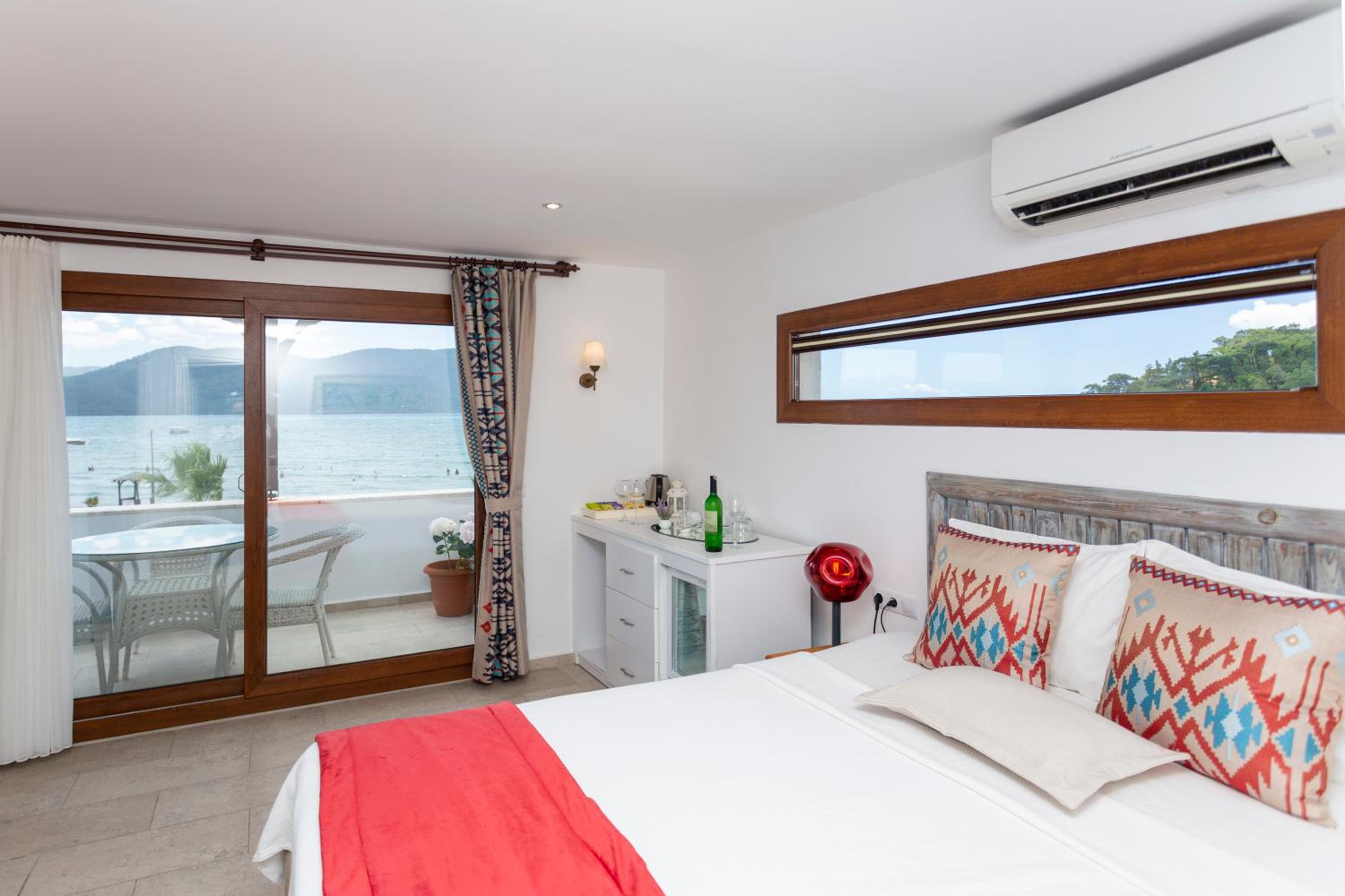Deluxe Room - Photo 7
