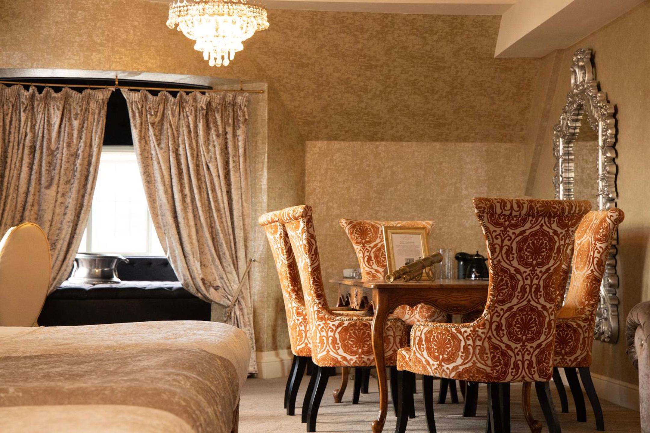 Presidential Suite With Bath photo 2