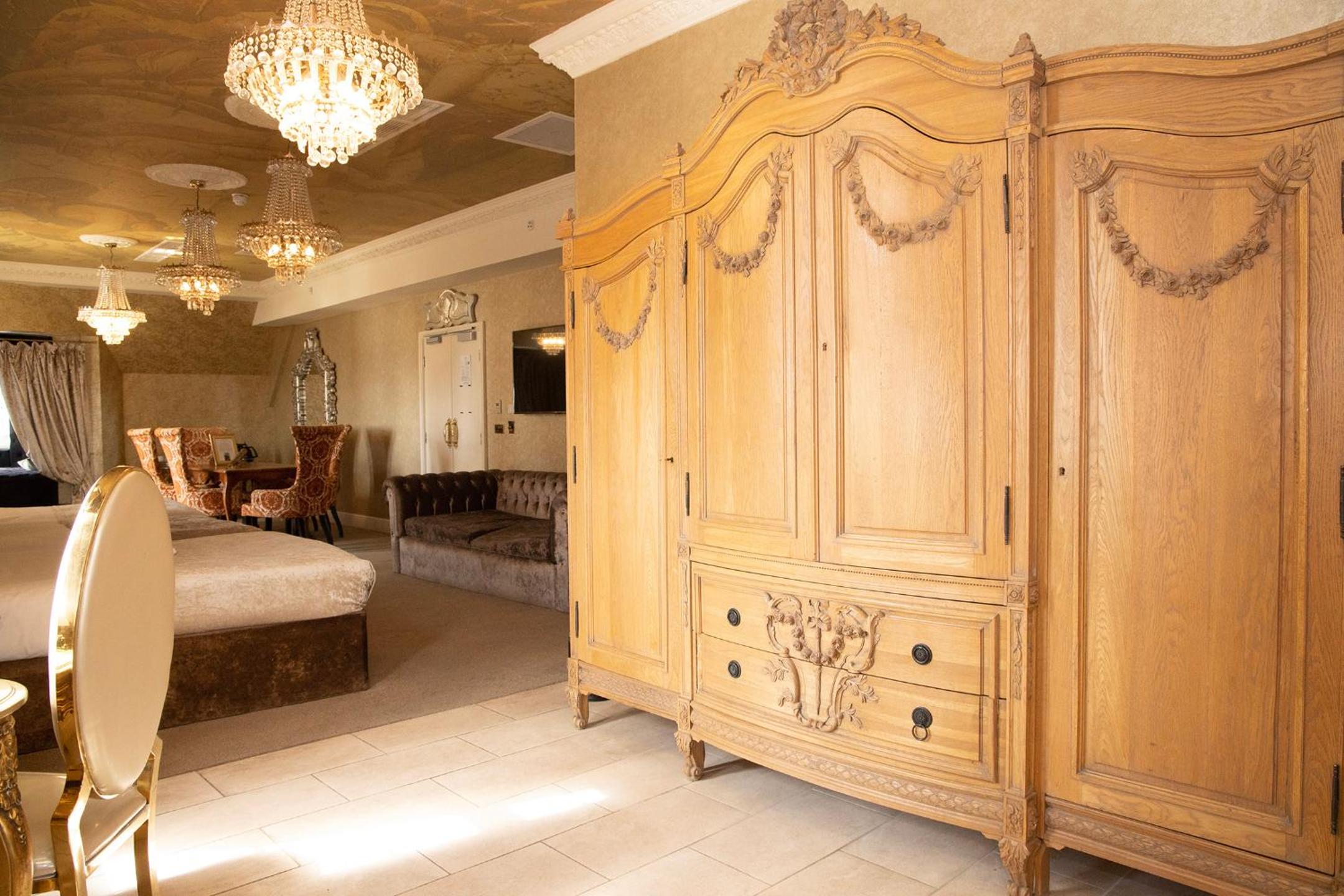 Presidential Suite With Bath photo 3