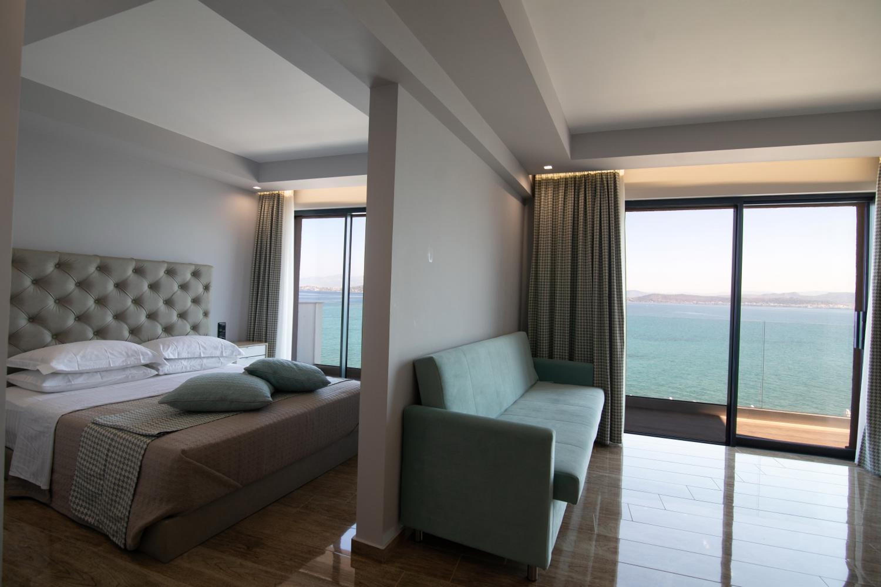 Family Room with Sea View photo 1
