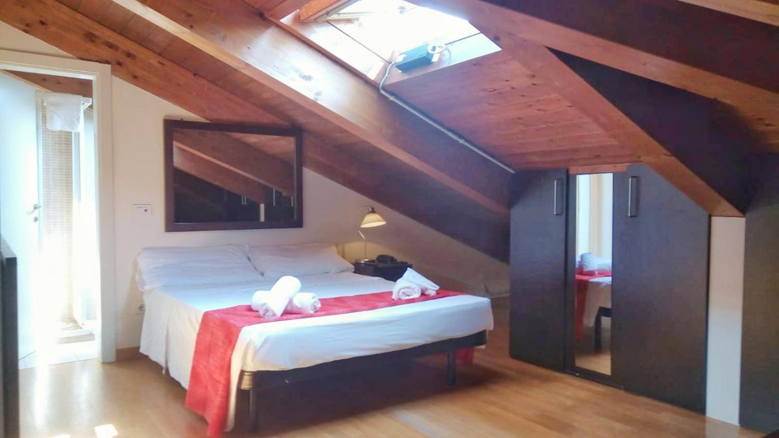 Double Room - Attic - Photo 1