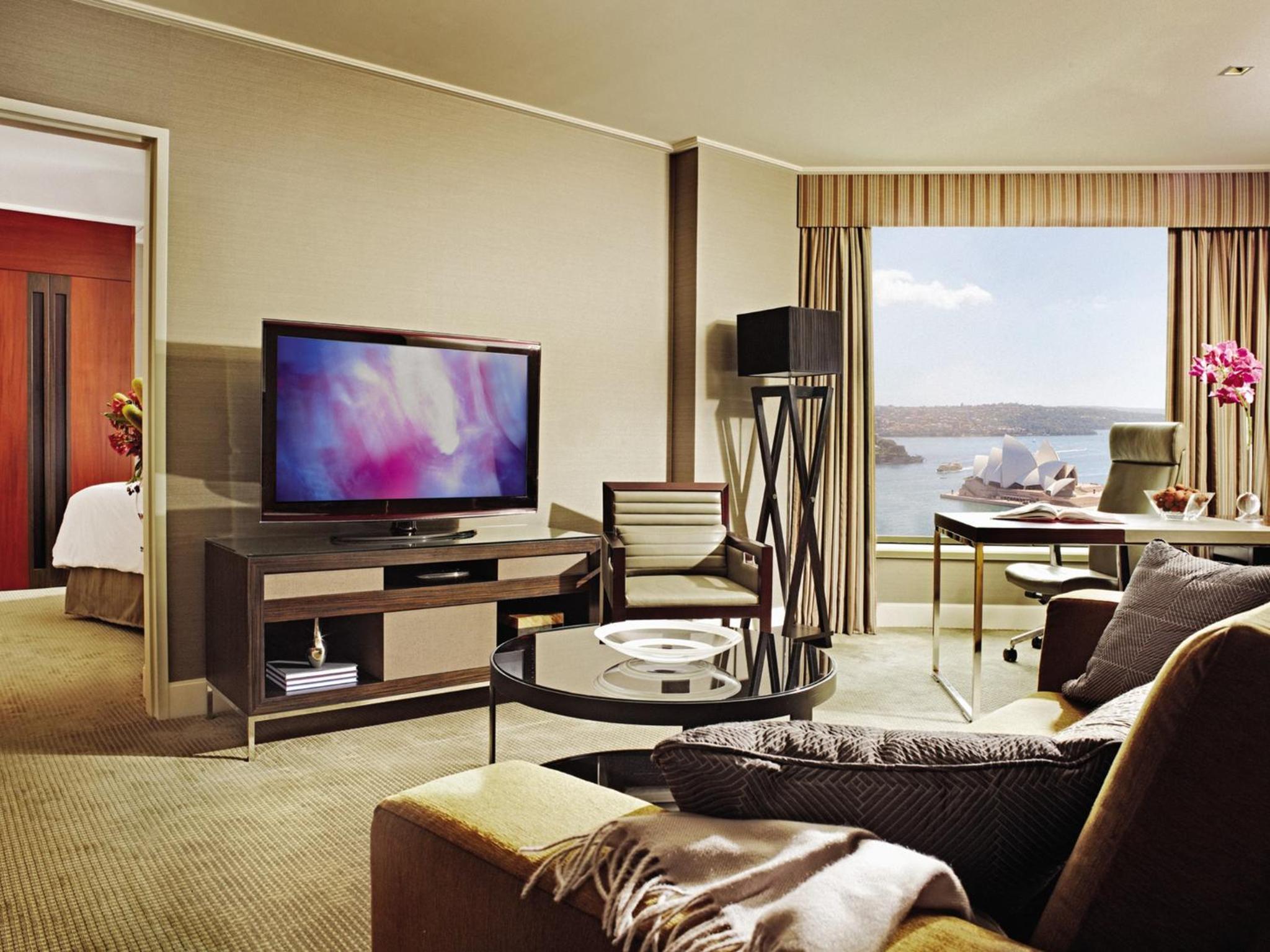 One Bedroom Full Harbor Club Suite