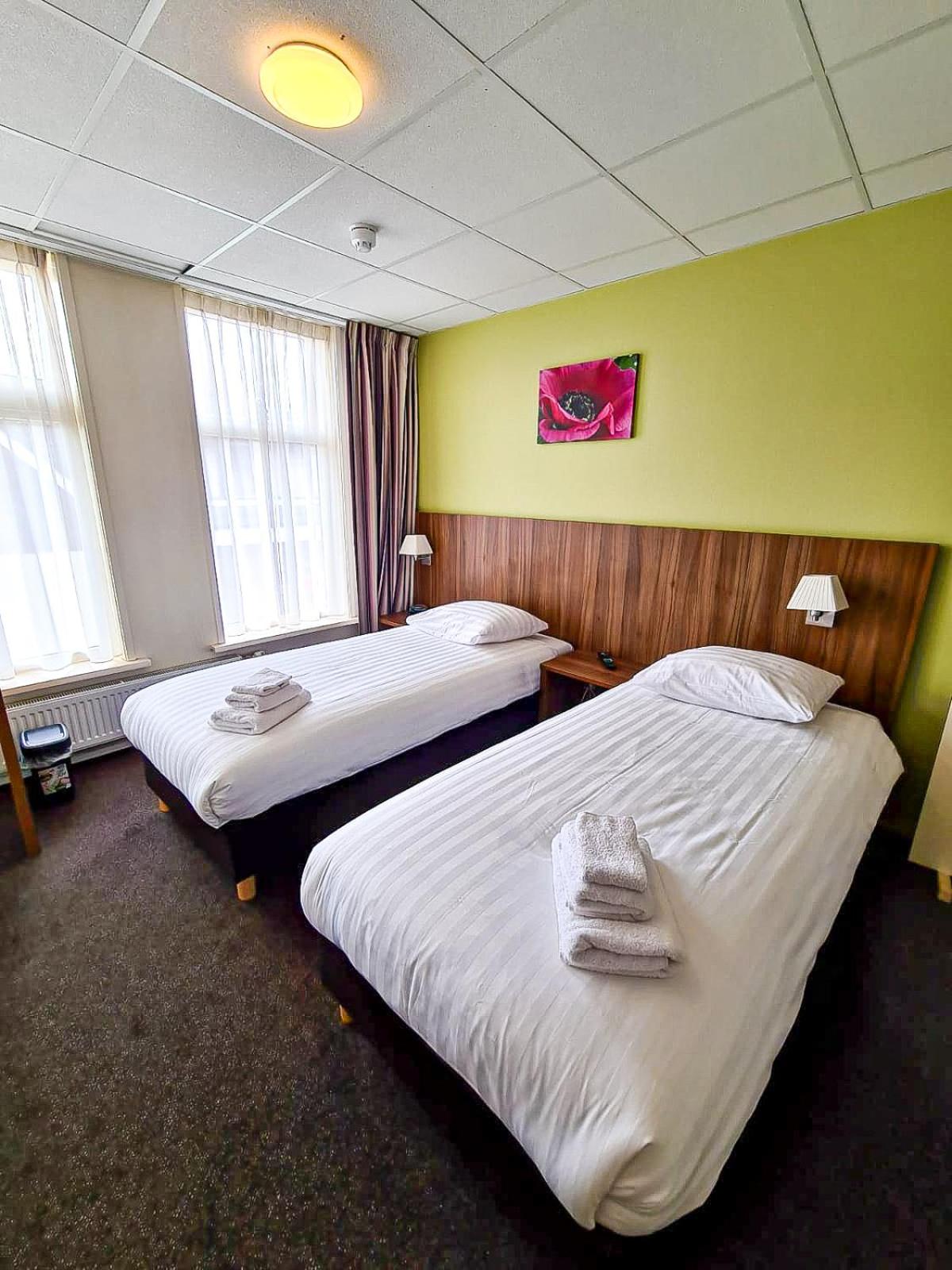 Standard Twin Room photo 2
