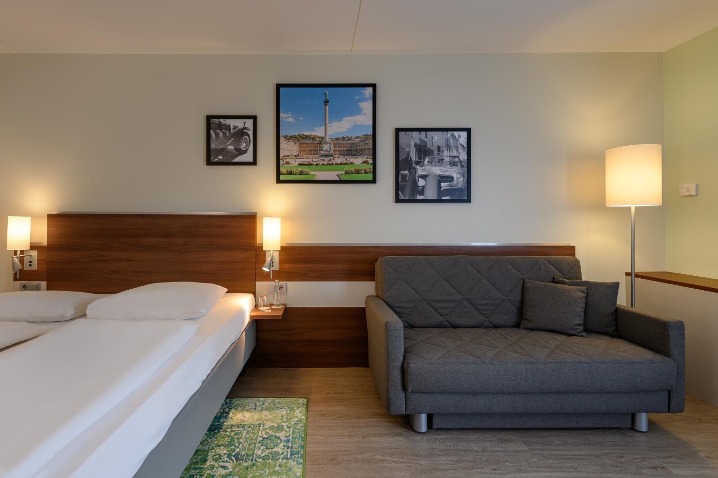 Superior Queen Room with Sofa Bed - Photo 5