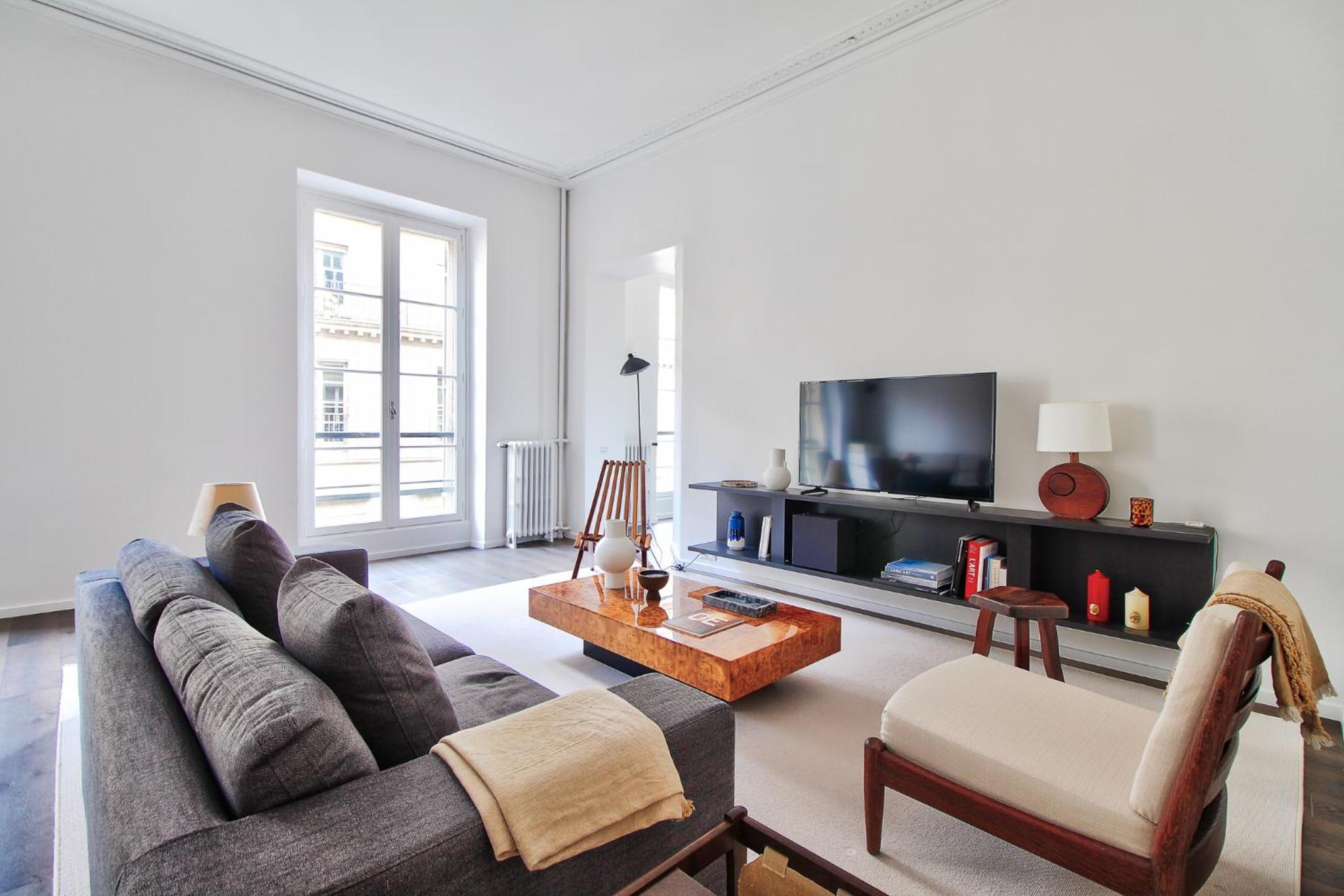 Apartment photo 2