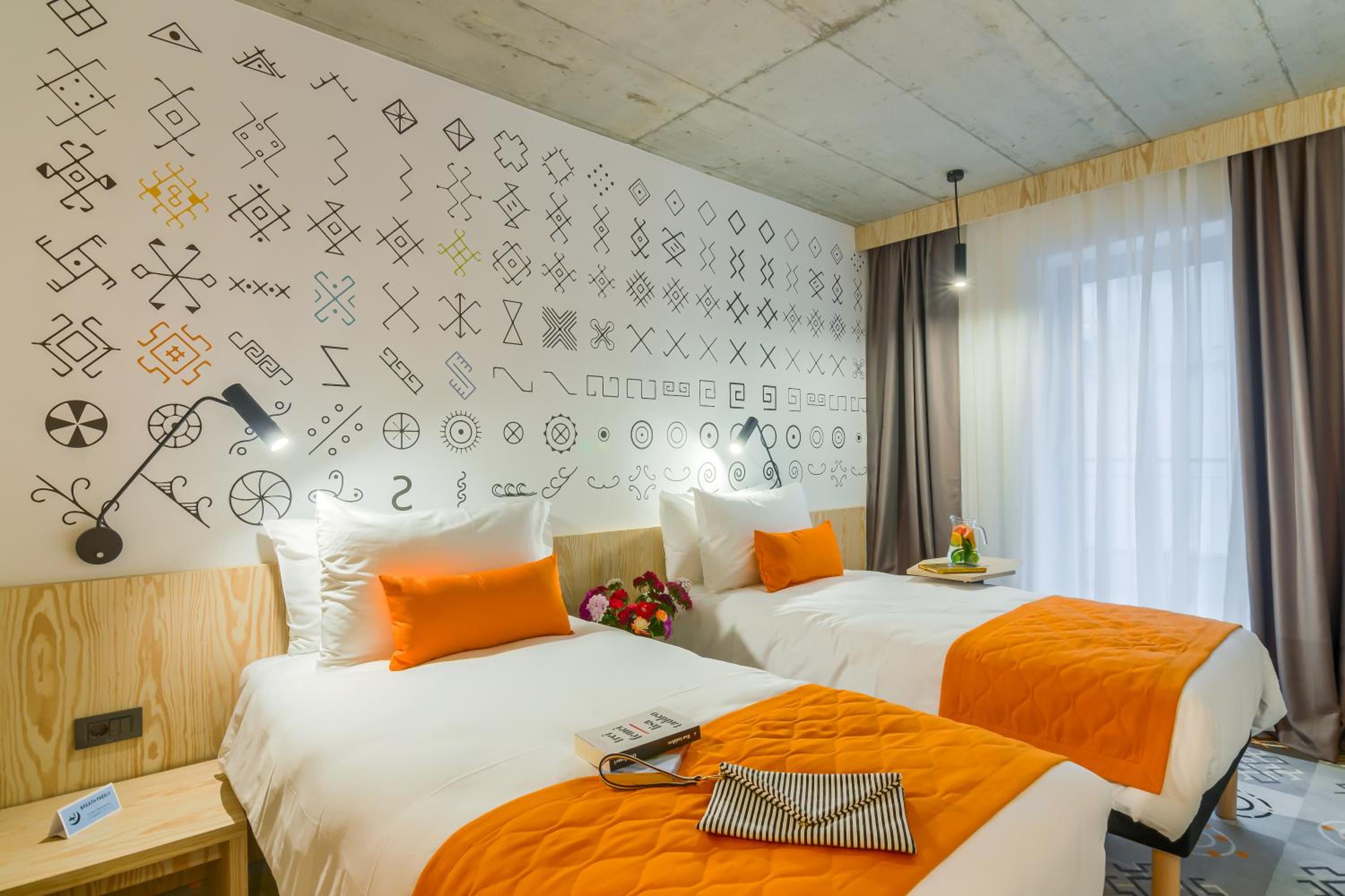 Standard Twin Room - Photo 1