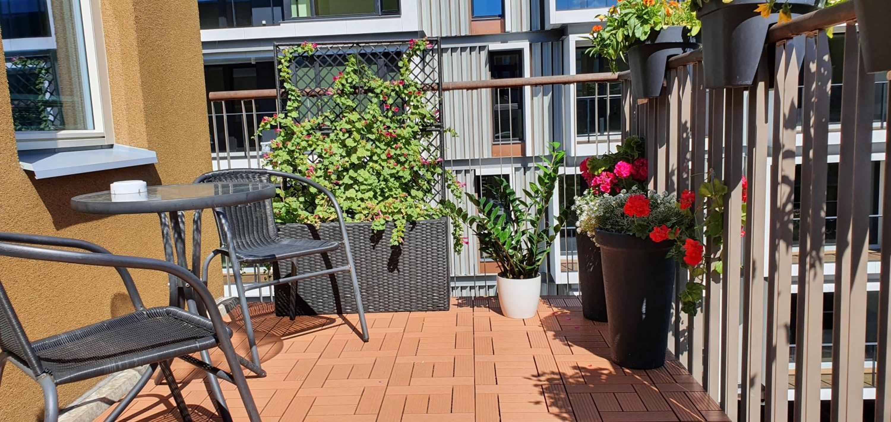 Apartment with Balcony - Photo 8