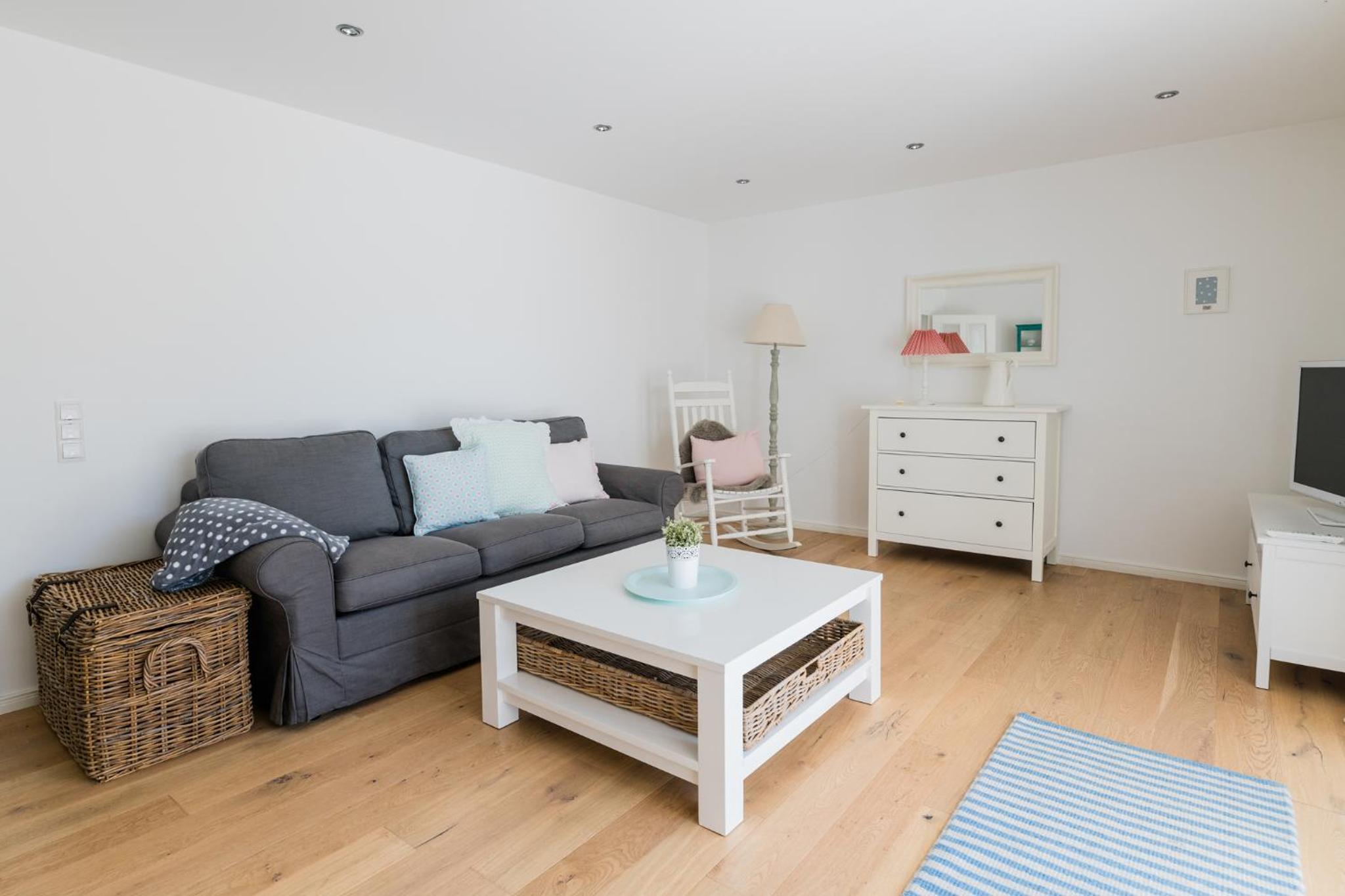 One-Bedroom Apartment - Photo 11