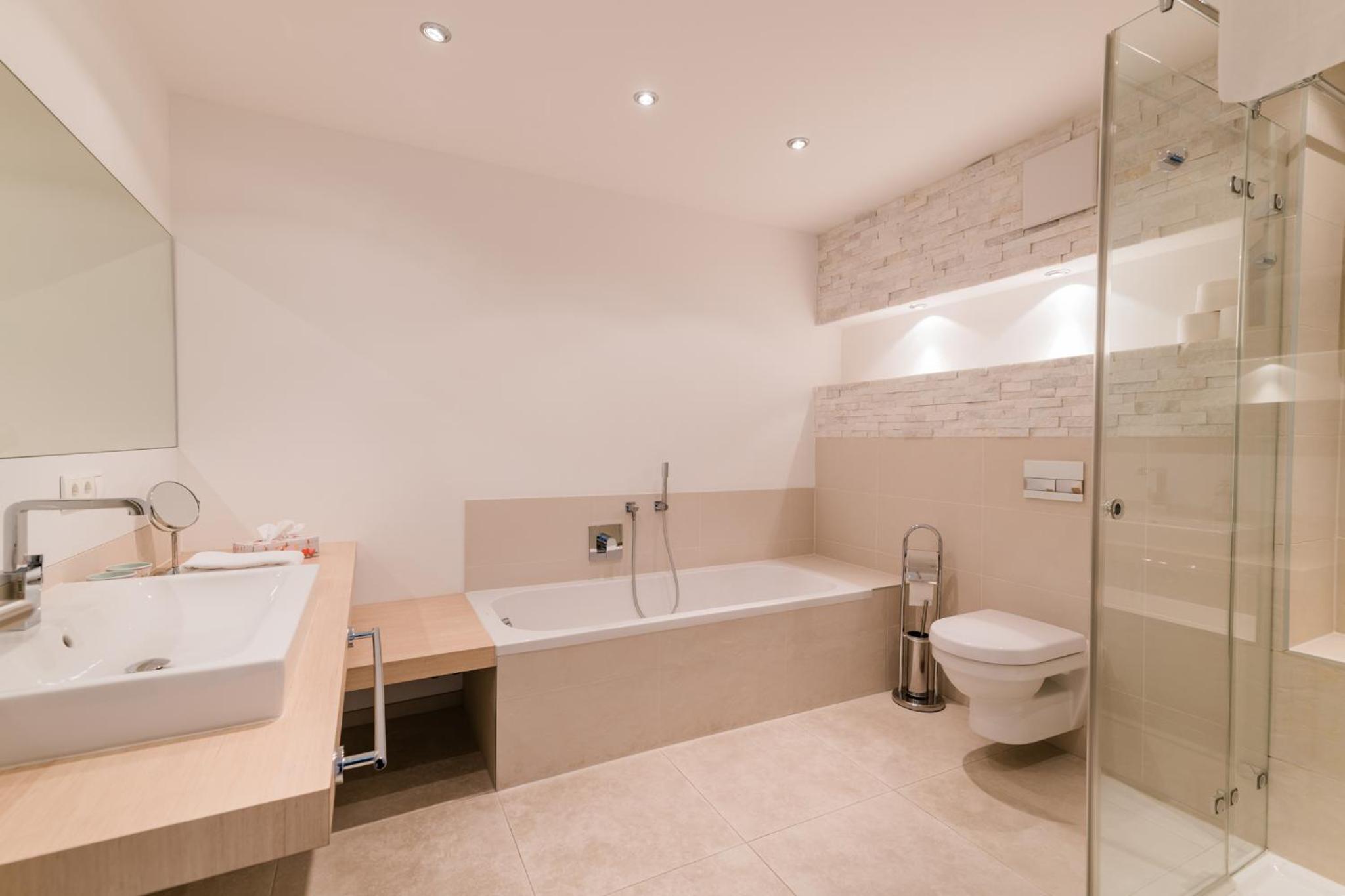 One-Bedroom Apartment - Photo 15