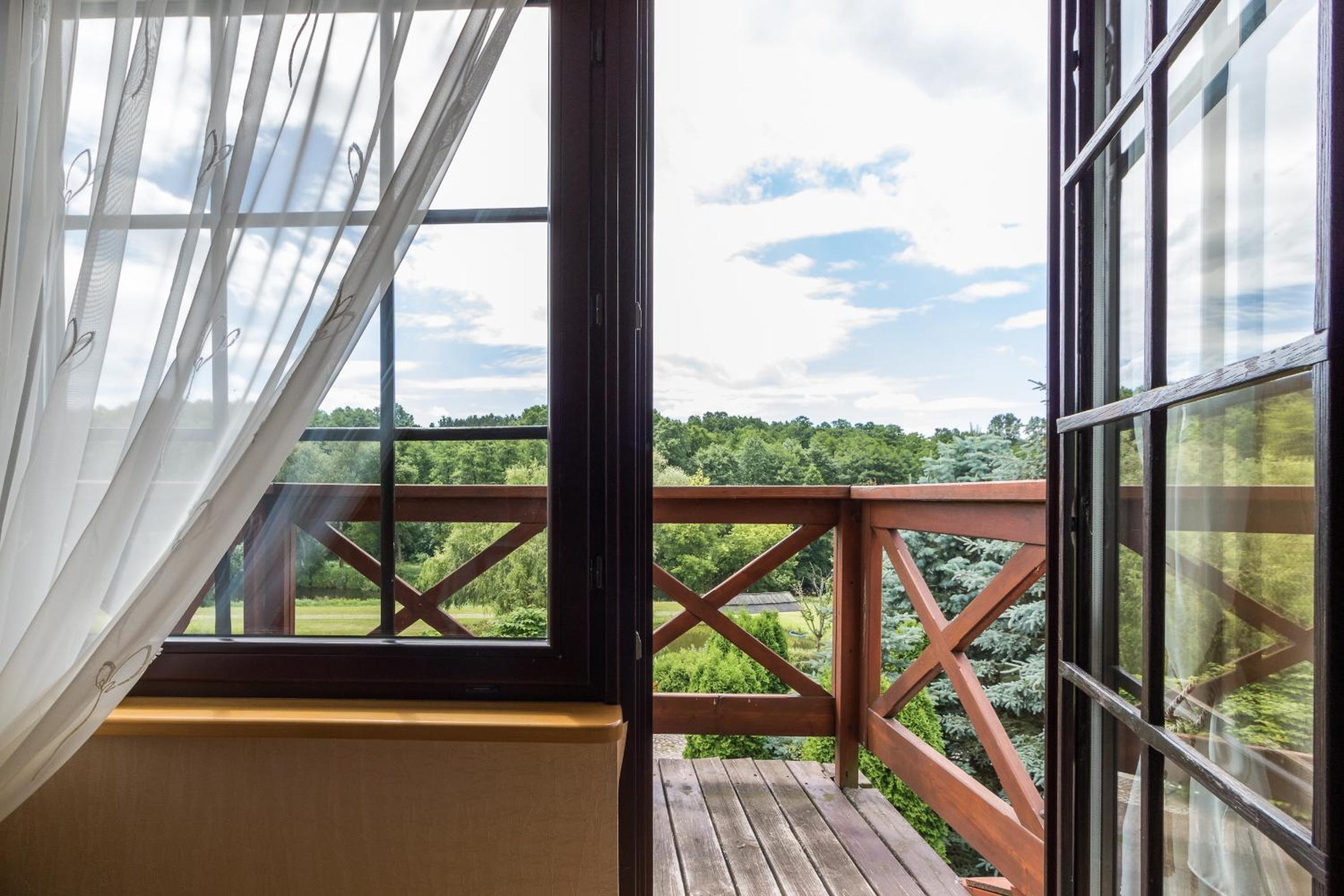 Apartment with Balcony photo 2