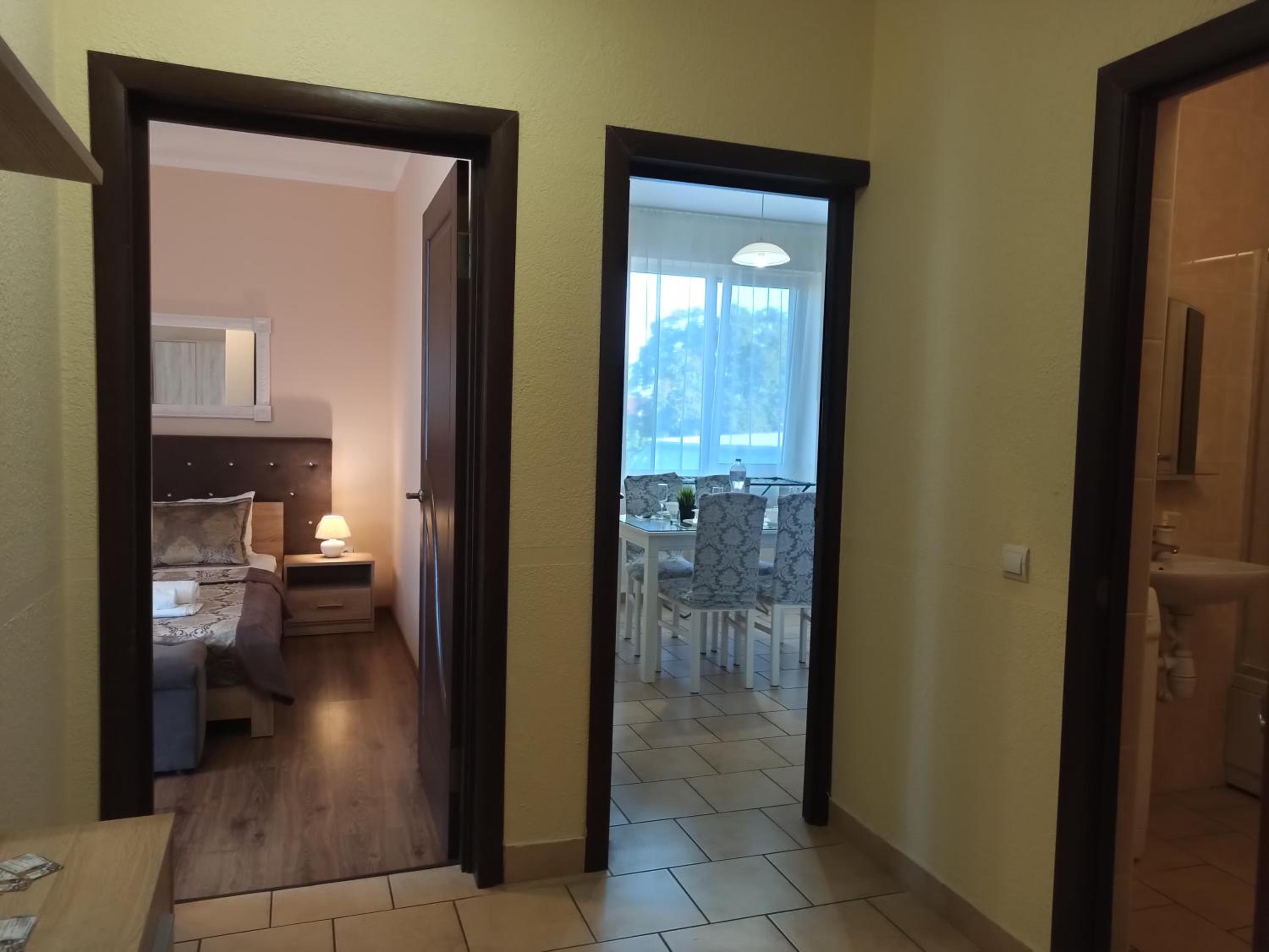 Apartment with Mountain View photo 2