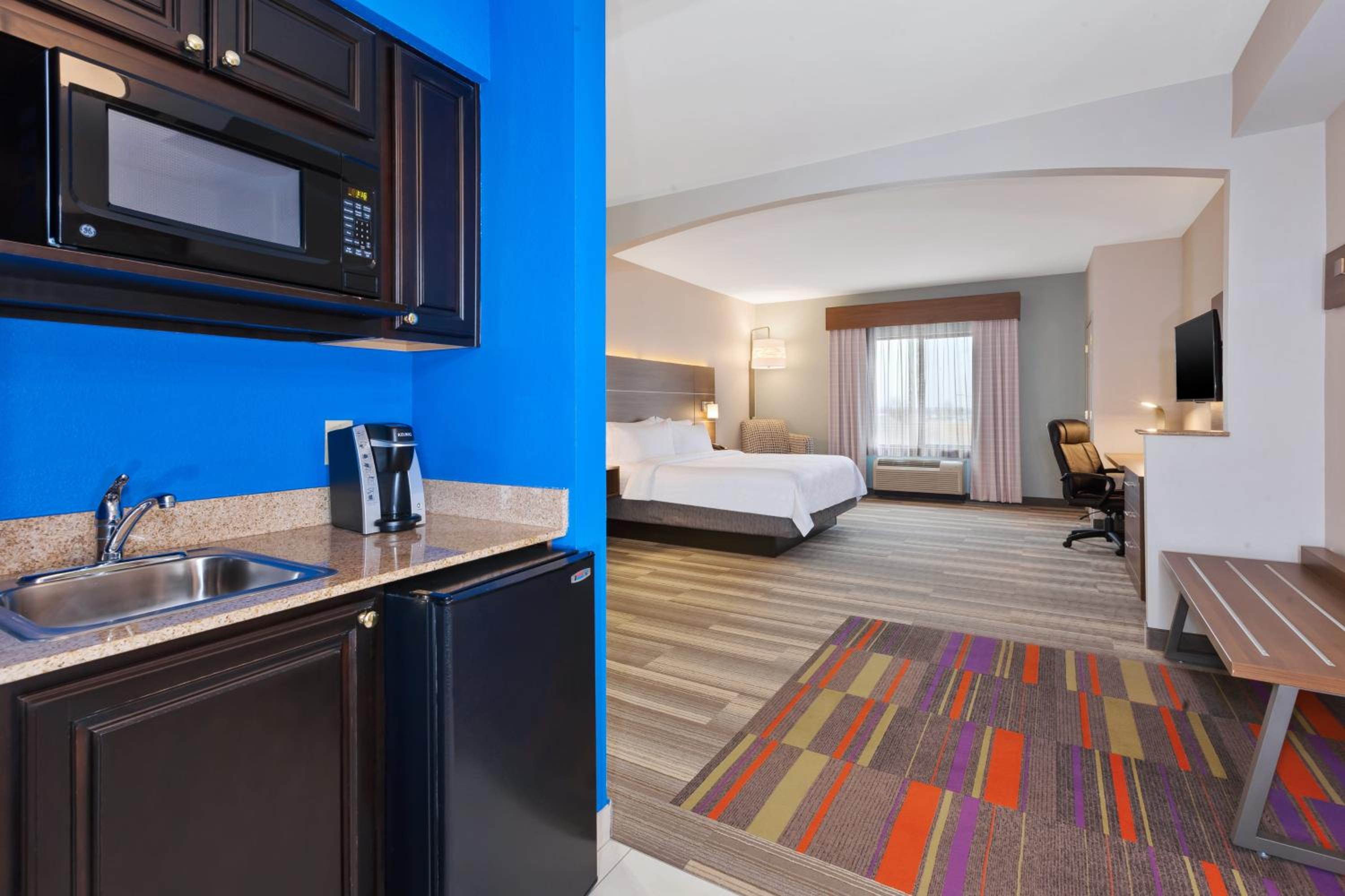 King Suite - Photo 4