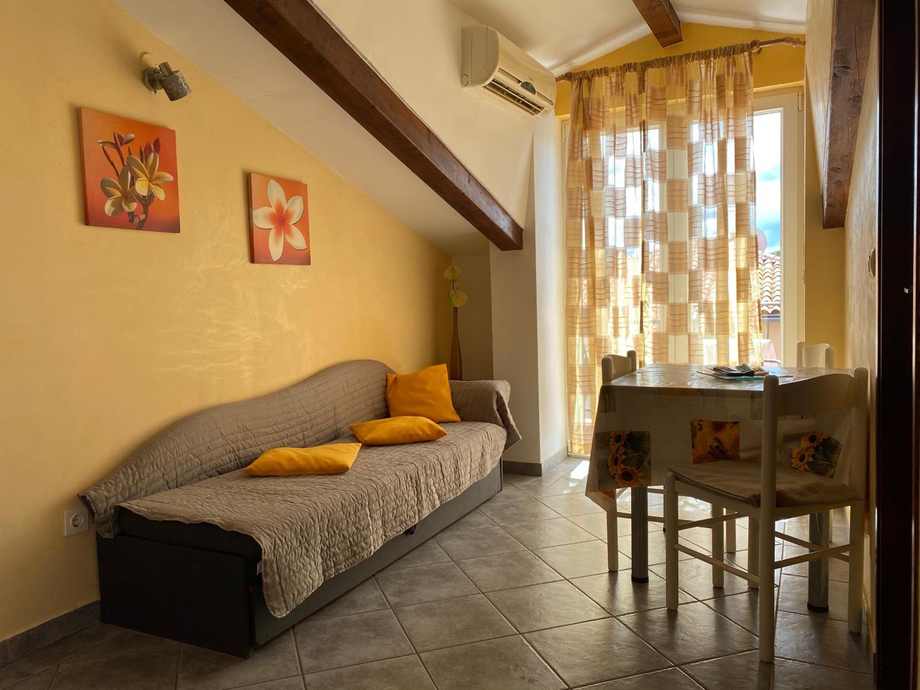 Comfort One-Bedroom Apartment with Balcony