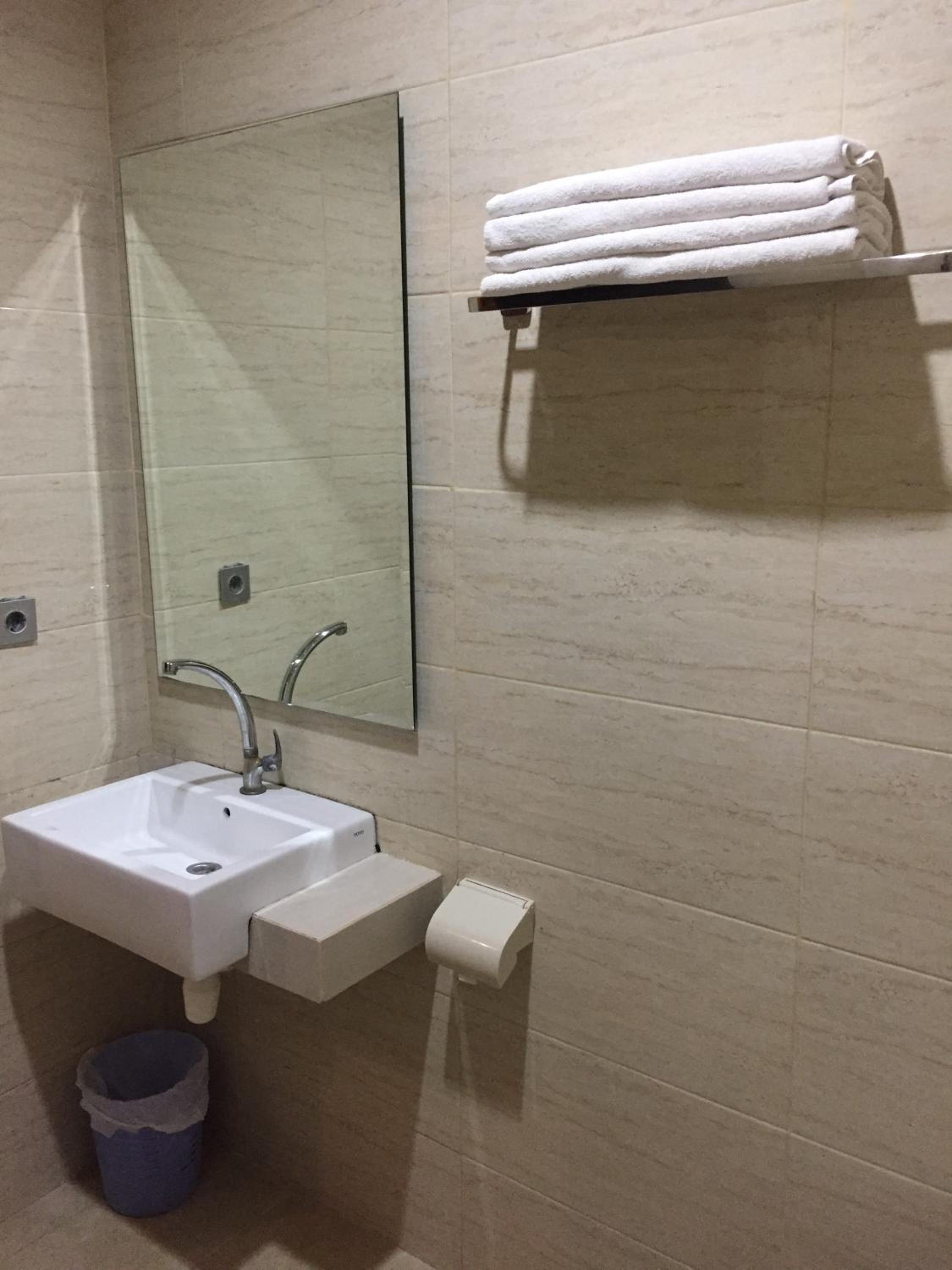 Superior Double or Twin Room - Photo 9