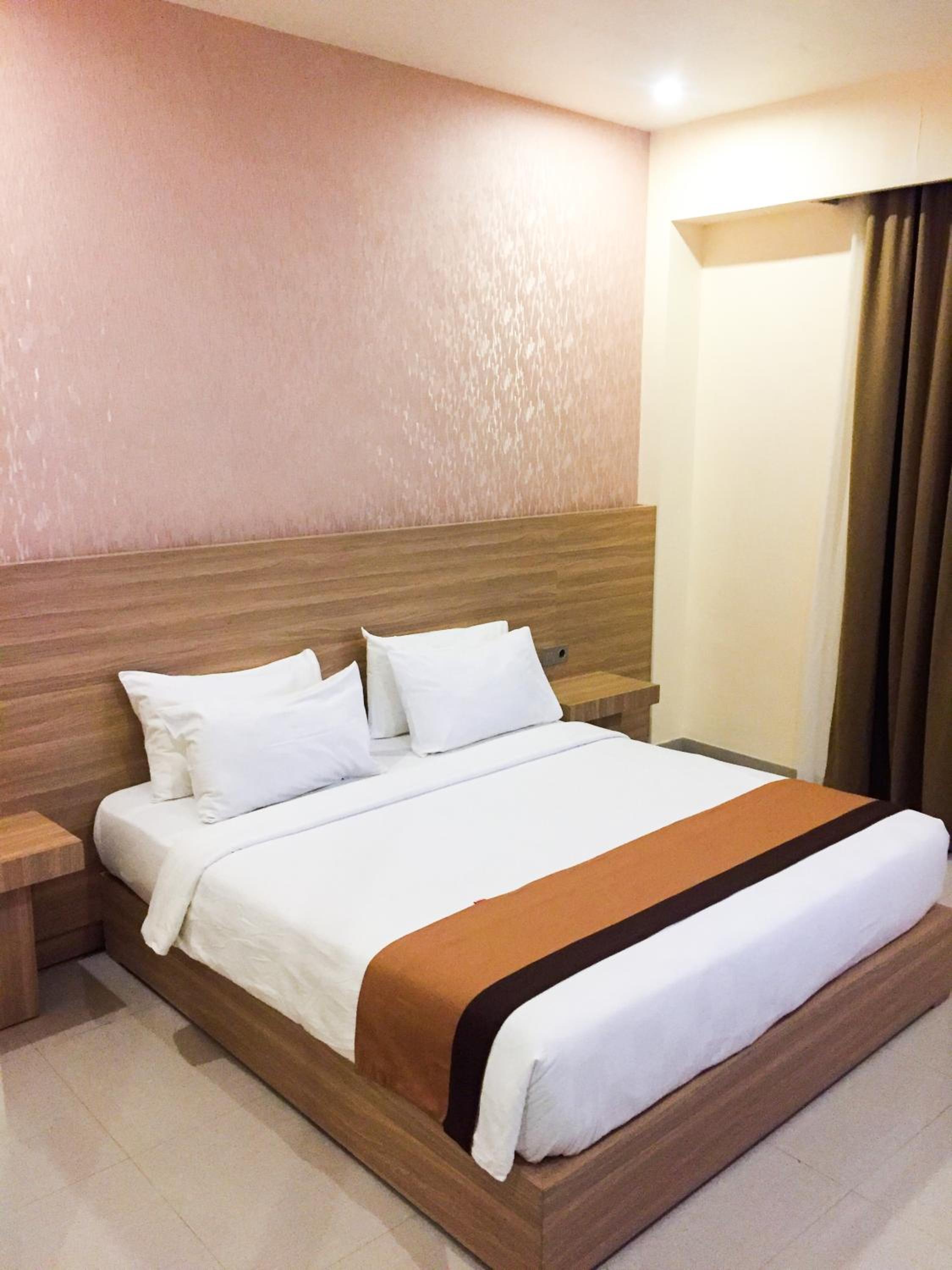Superior Double or Twin Room - Photo 12