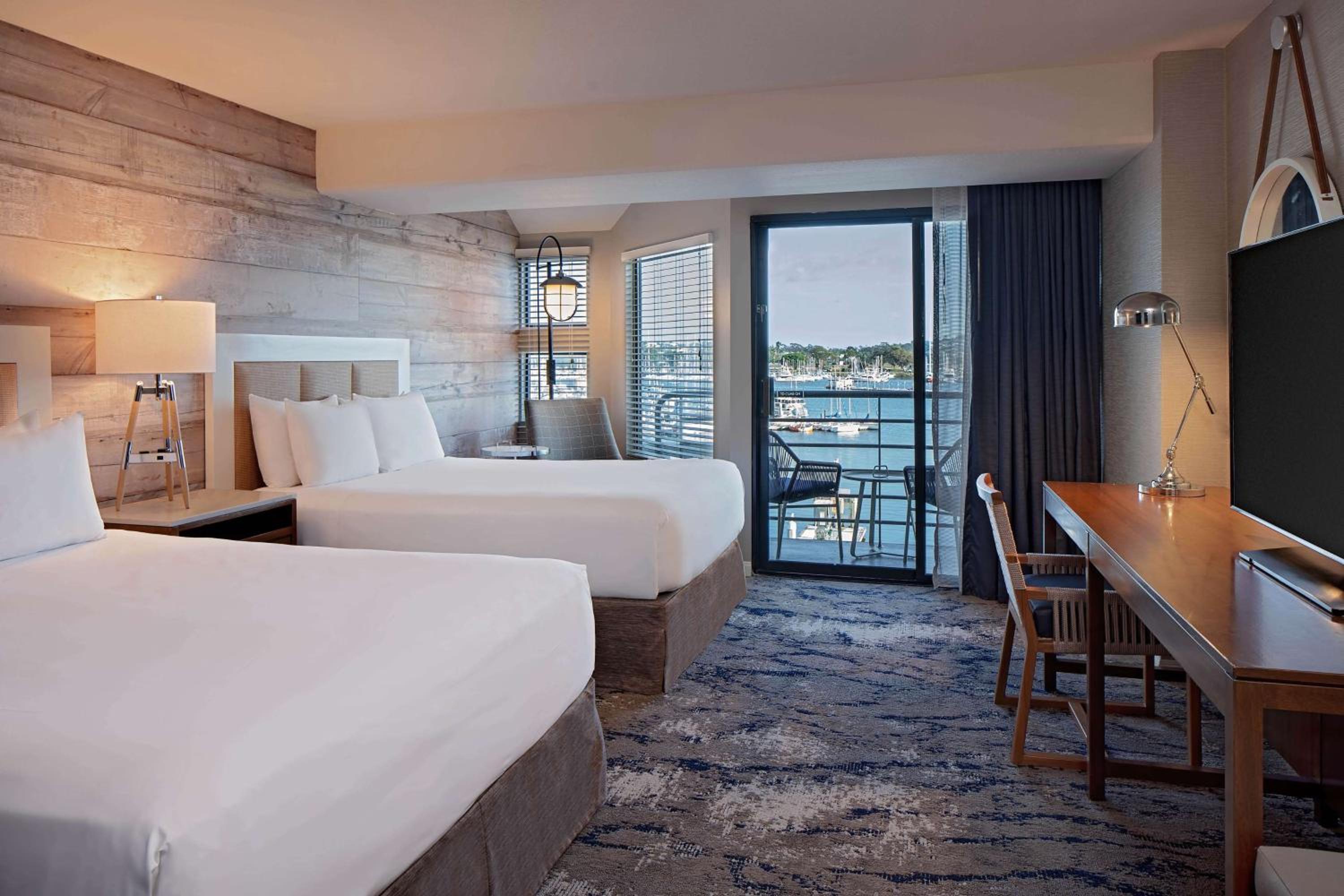 Suite with Two Queen Beds - Photo 4