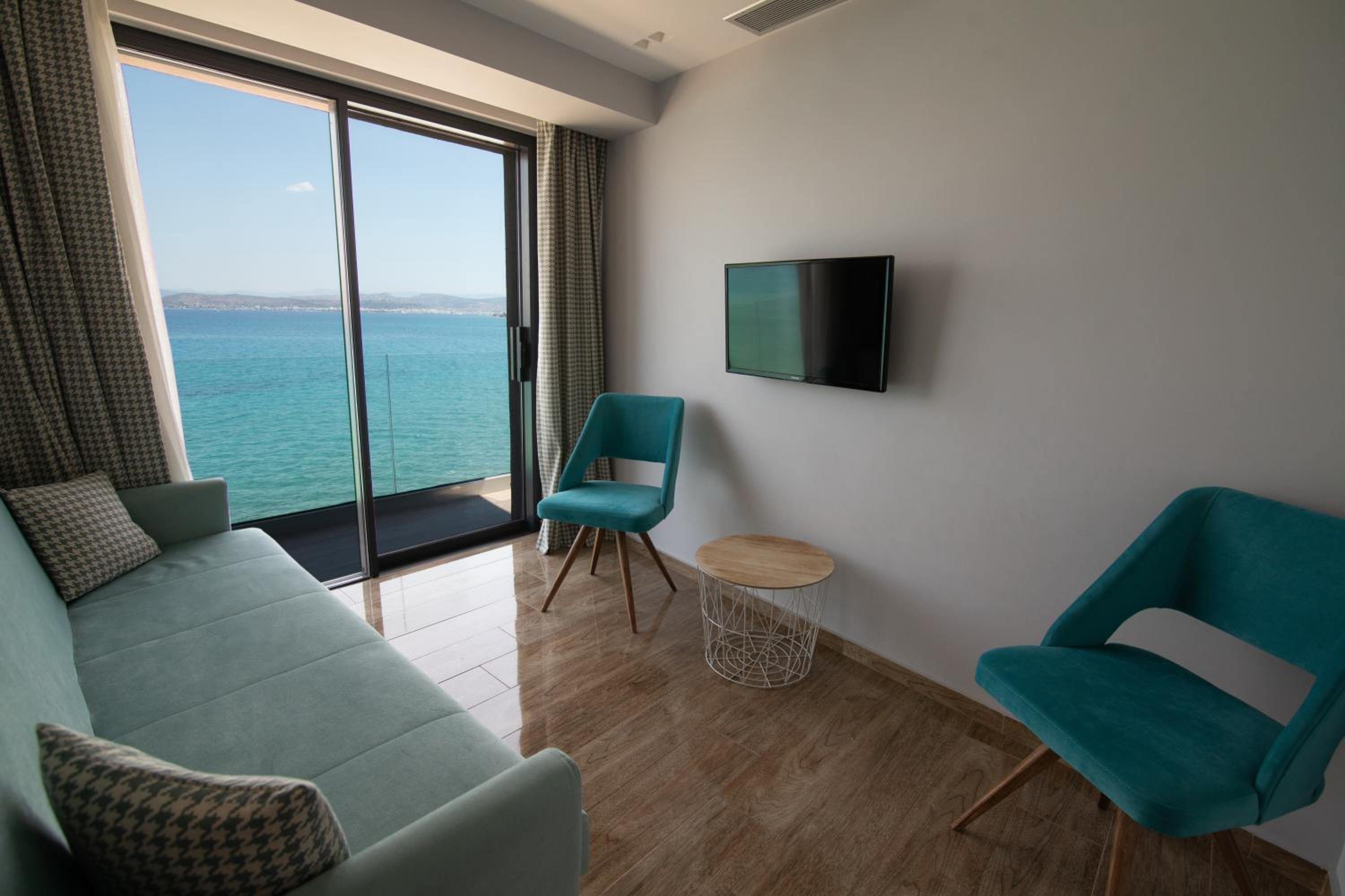 Family Room with Sea View photo 2