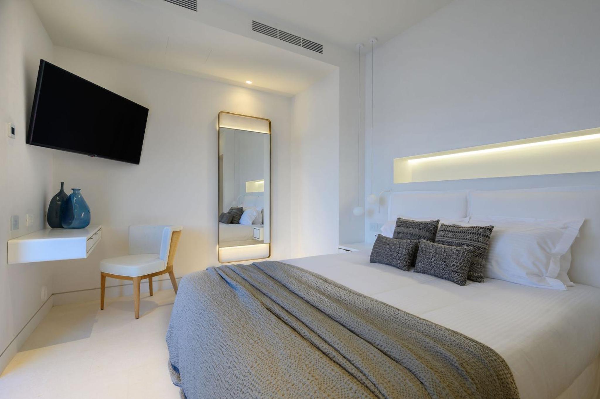 Junior Suite Sea View with Outdoor Jacuzzi