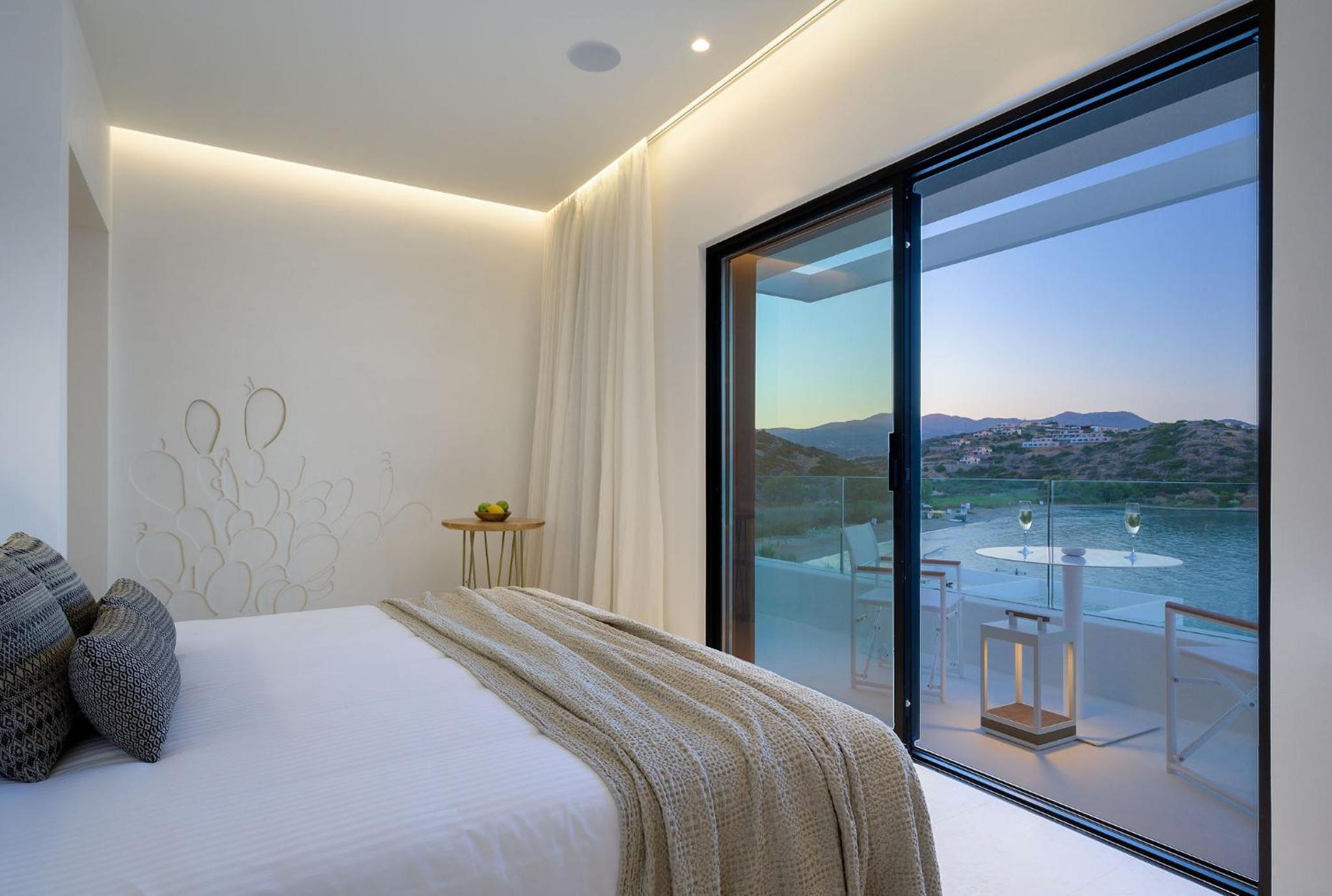 Junior Suite Sea View with Outdoor Jacuzzi