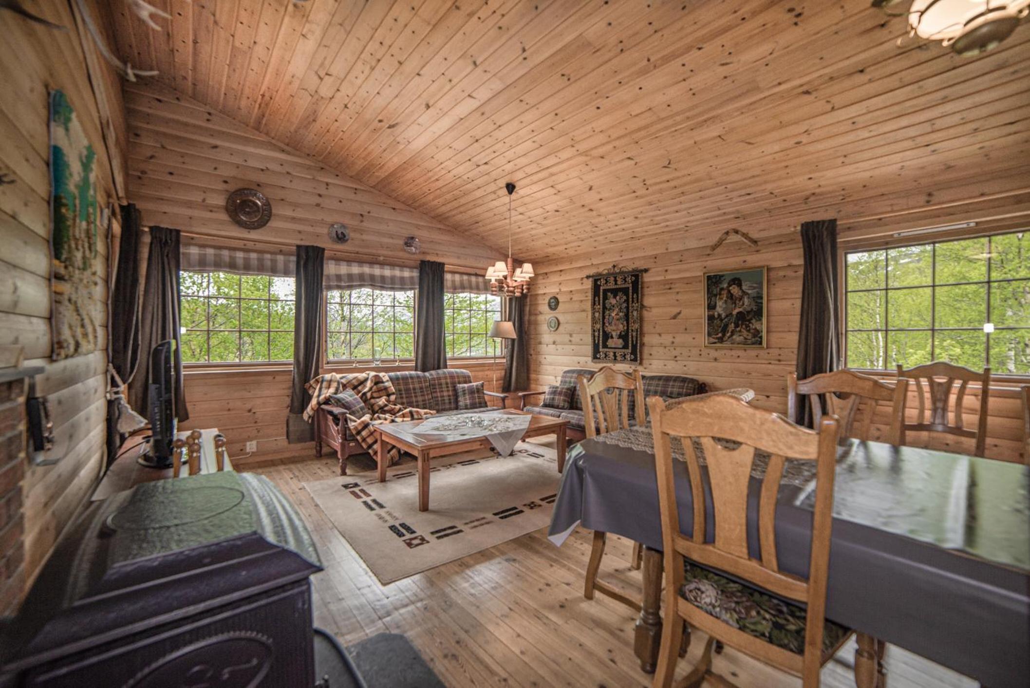 Three-Bedroom House photo 1