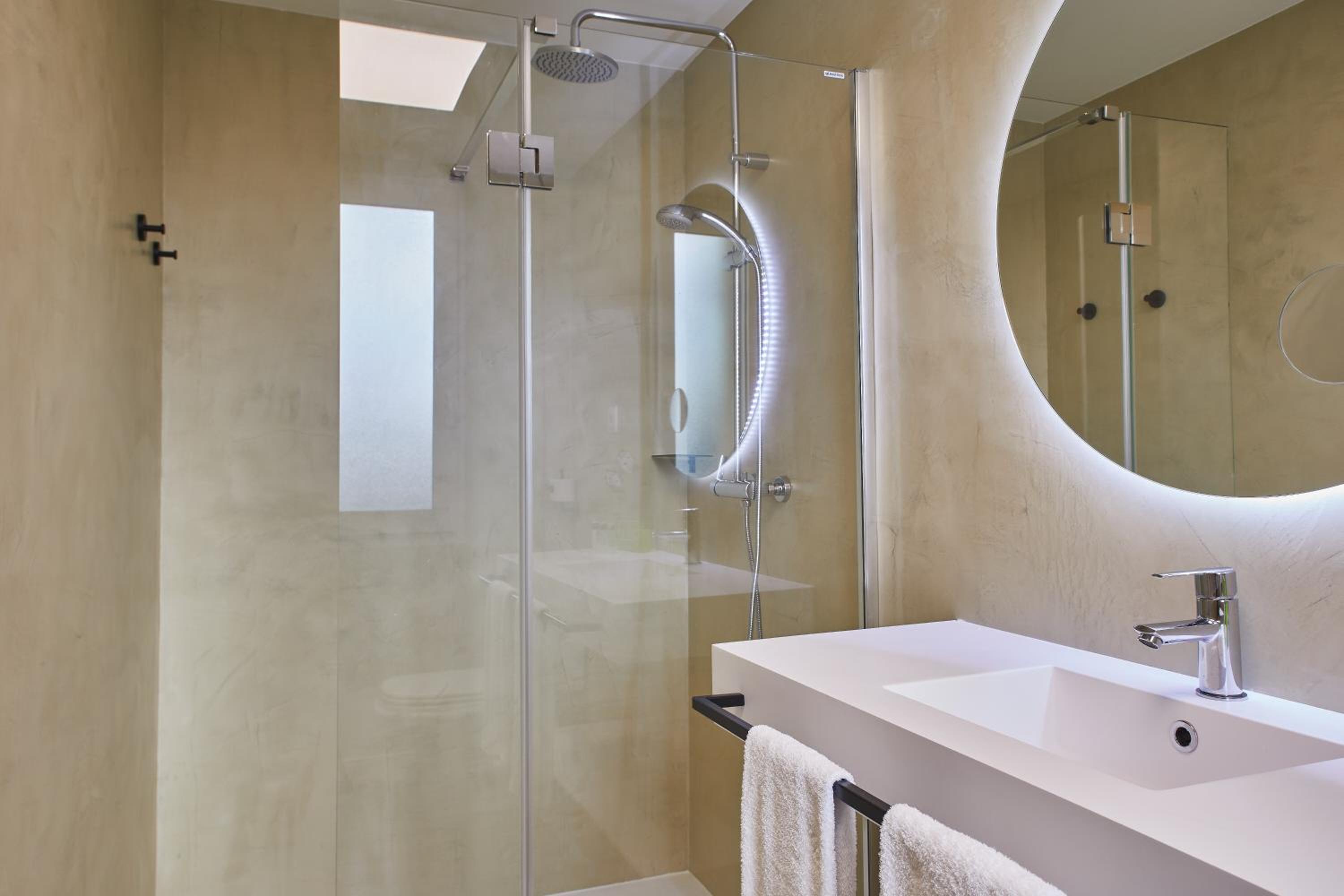 Deluxe Double Or Twin Room With Sea View - Photo 3