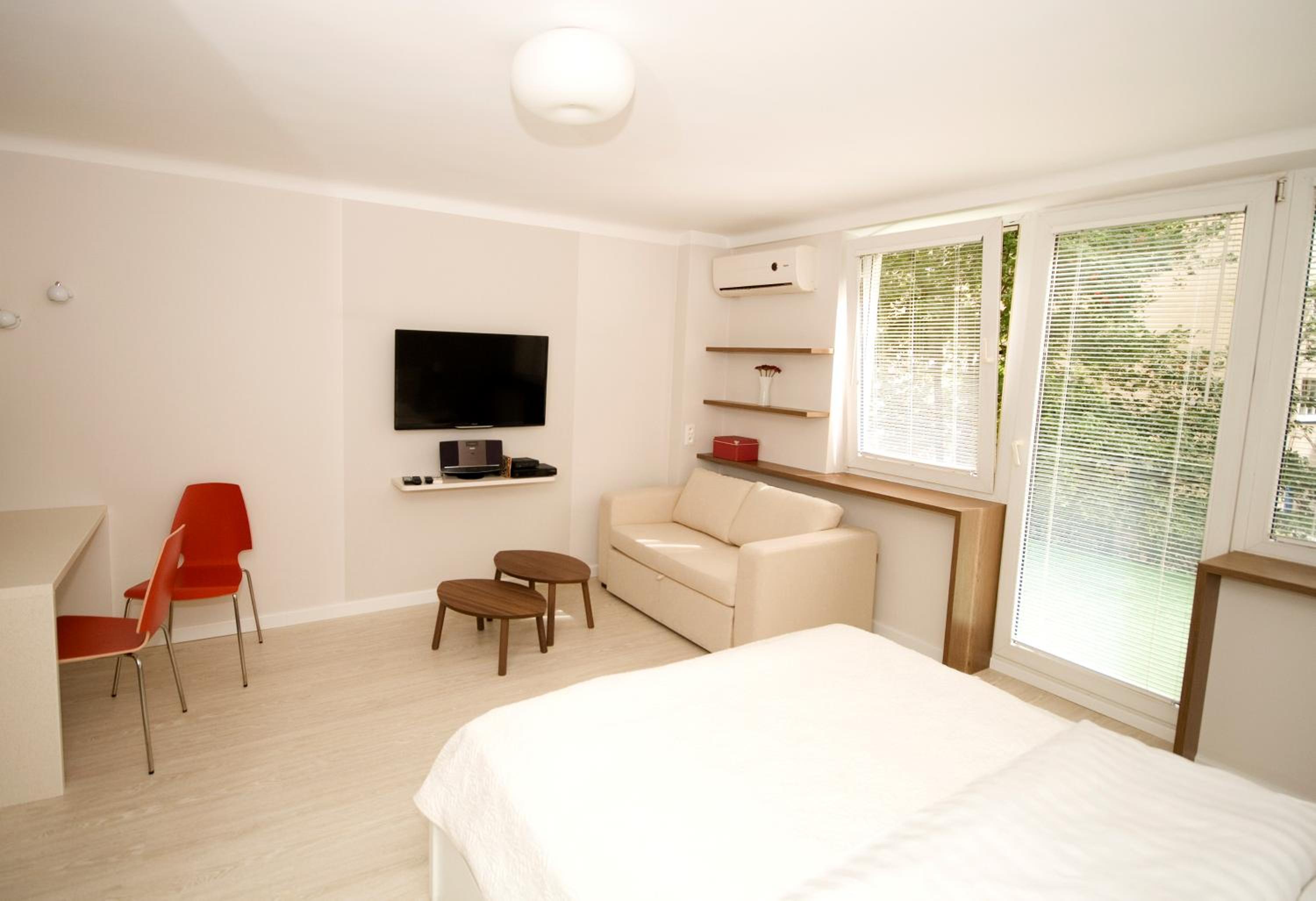 Premier Studio - Photo 4