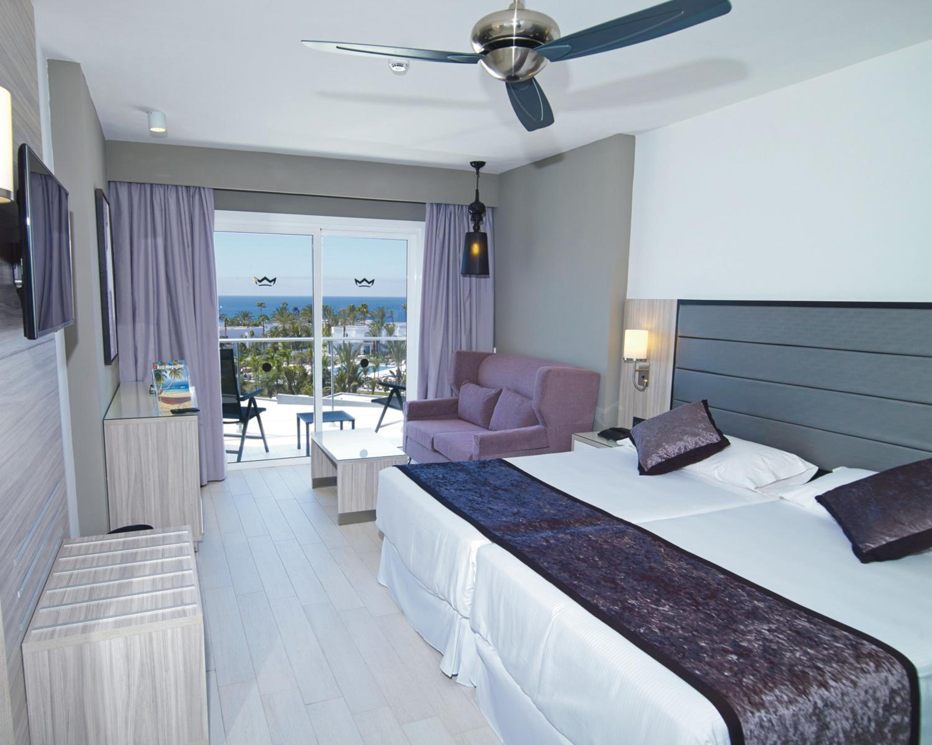 Double Room with Partial Sea View - Photo 1