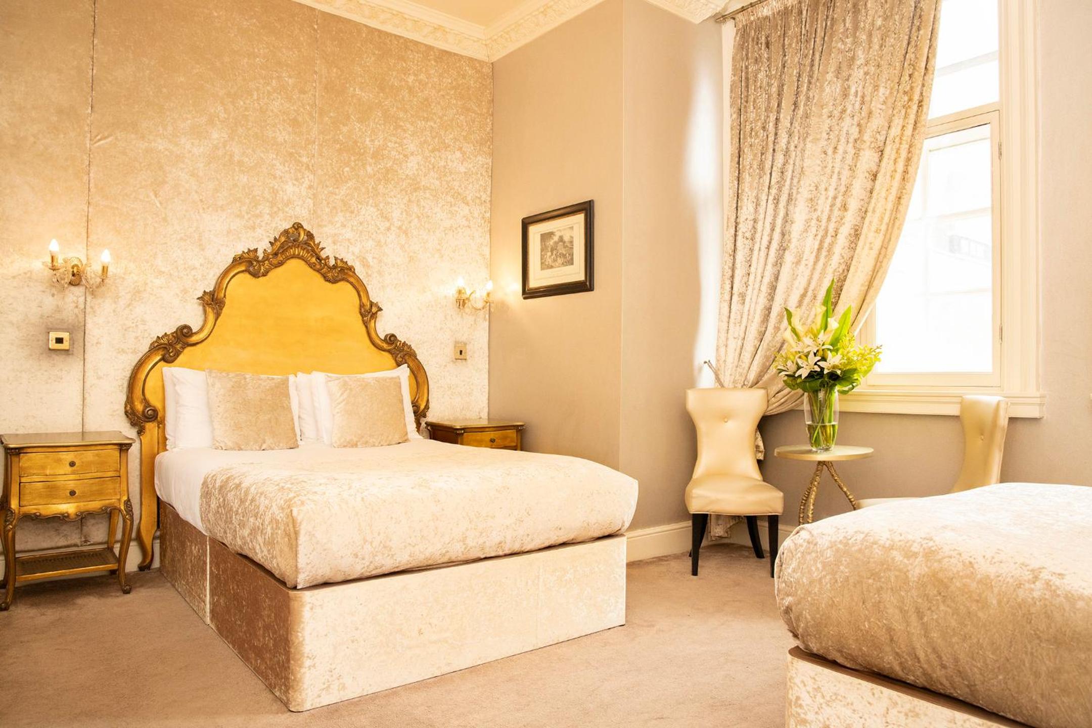 Luxury Suite With Bath (4 Adults) photo 1