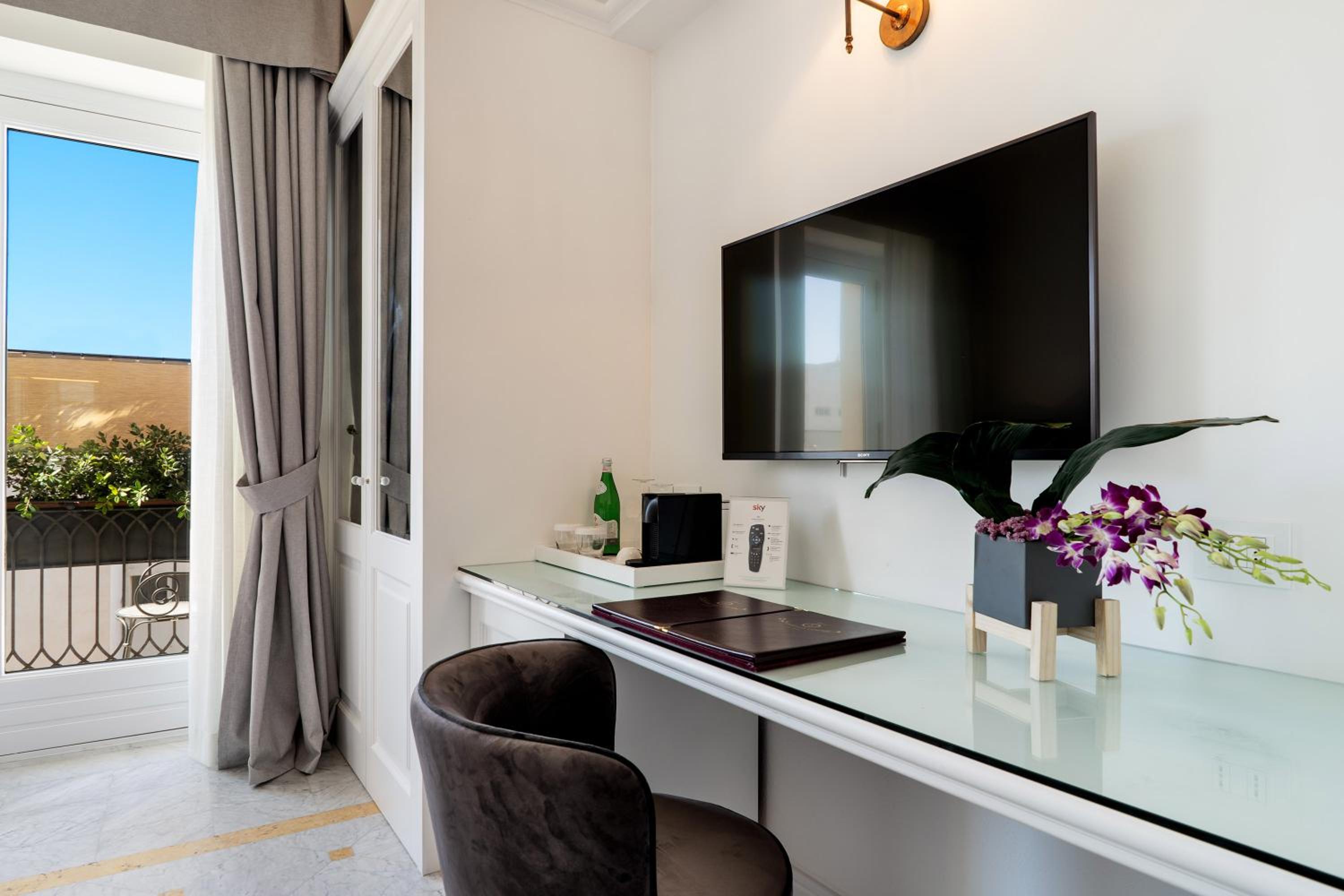 Deluxe Double Room - Photo 2