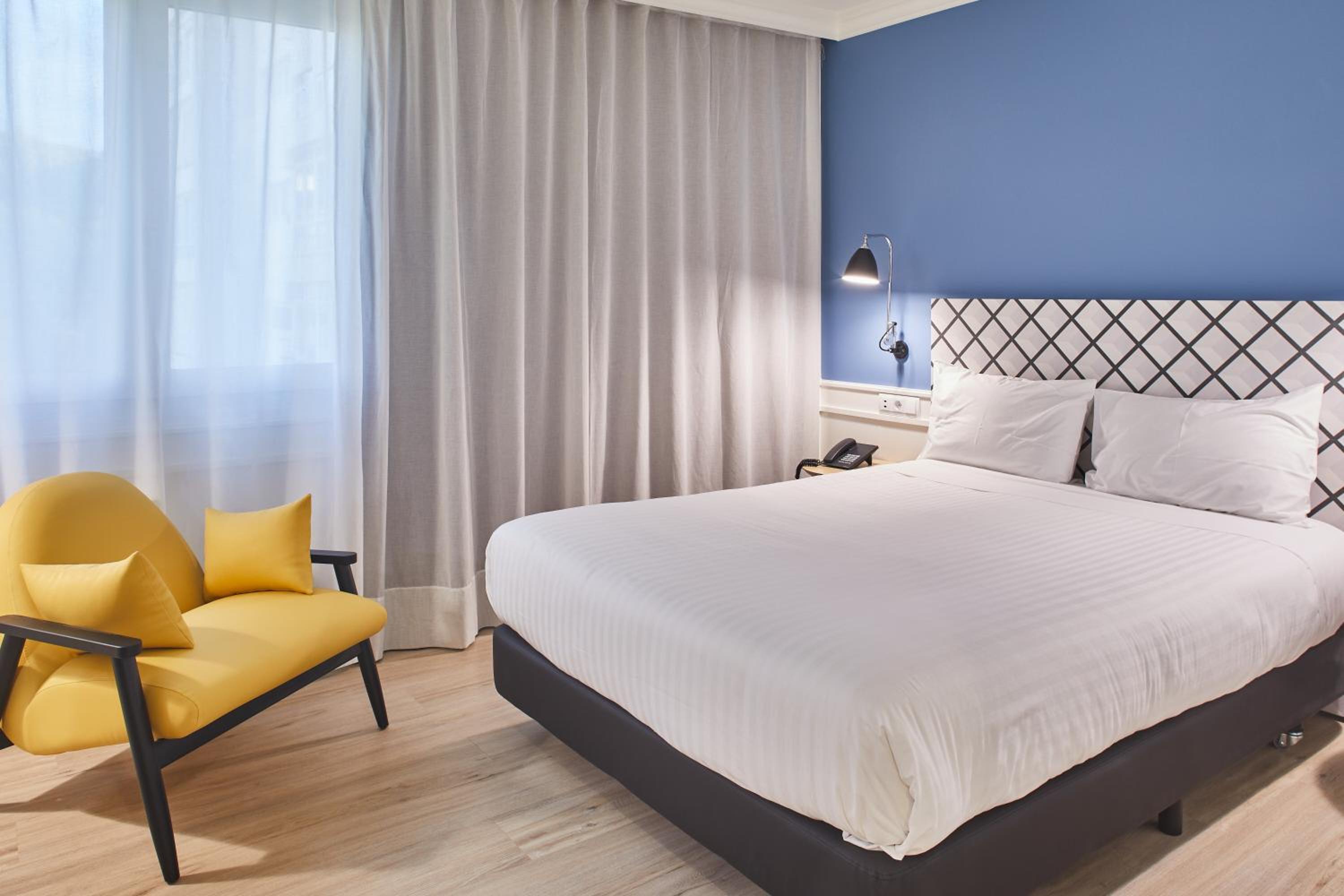 Habitación Doble Estándar o con Dos Camas Individuales.