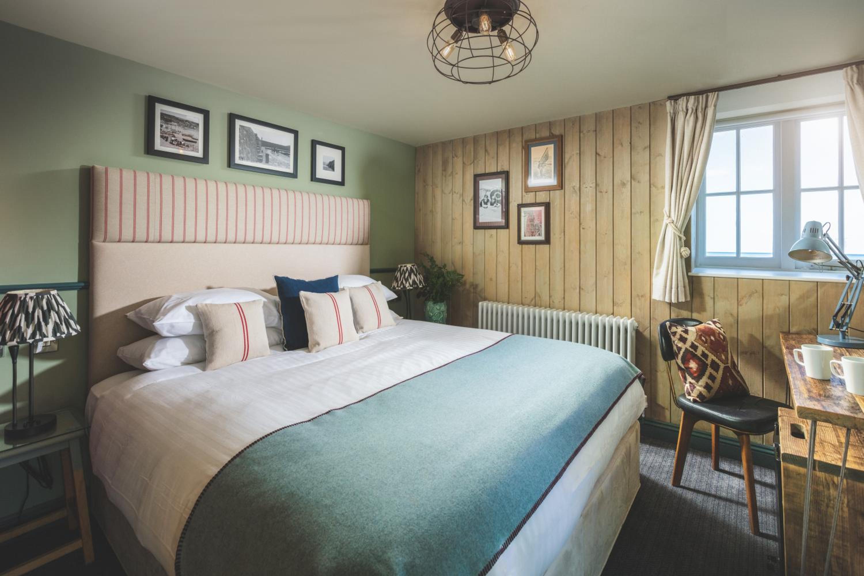 Superior King Room - Photo 2