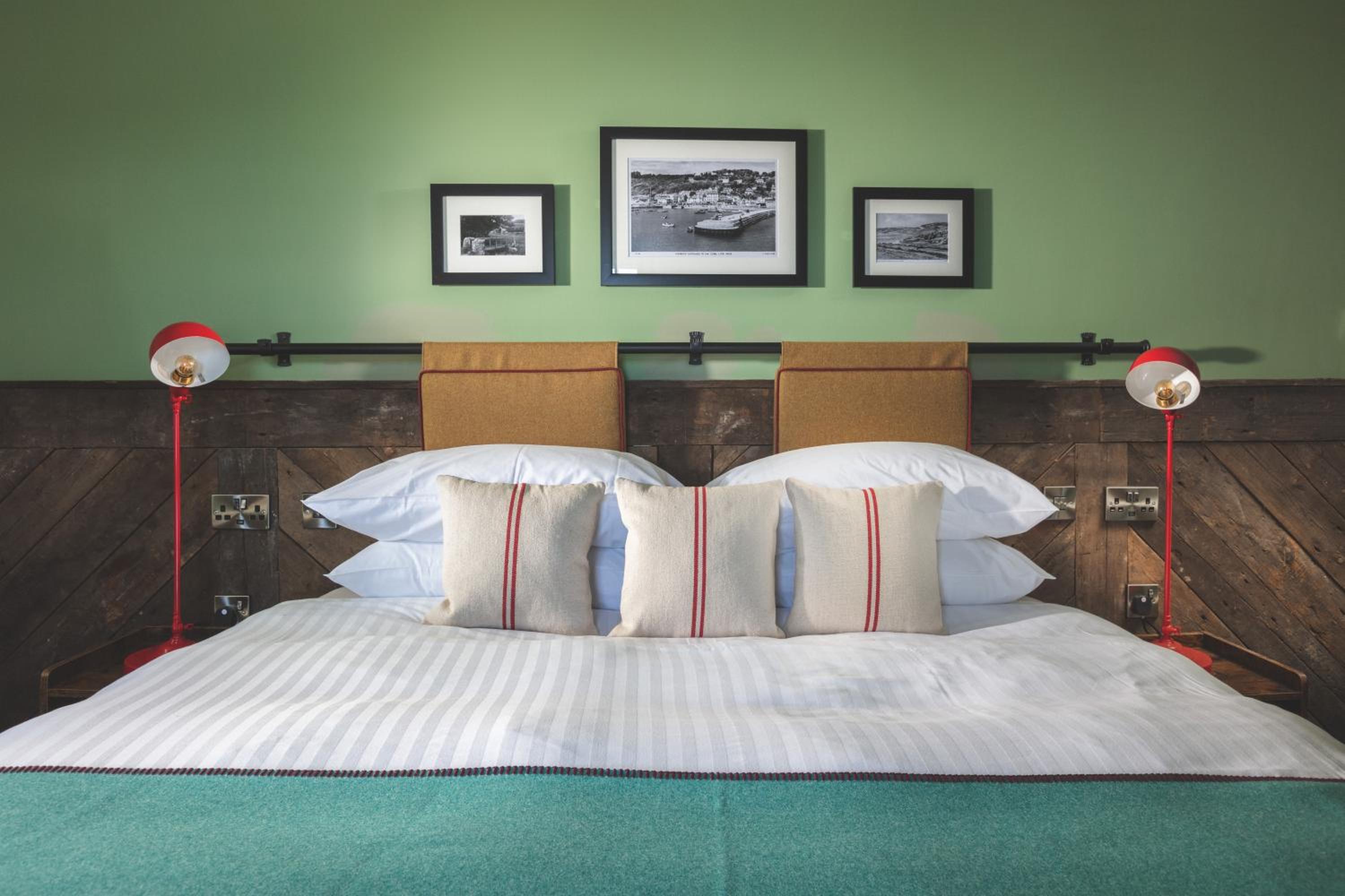 Superior King Room - Photo 4