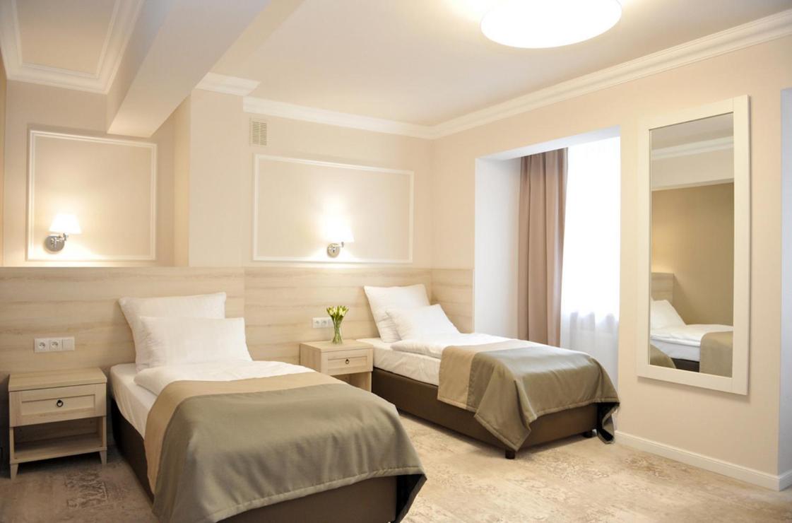 Twin Room - Photo 2